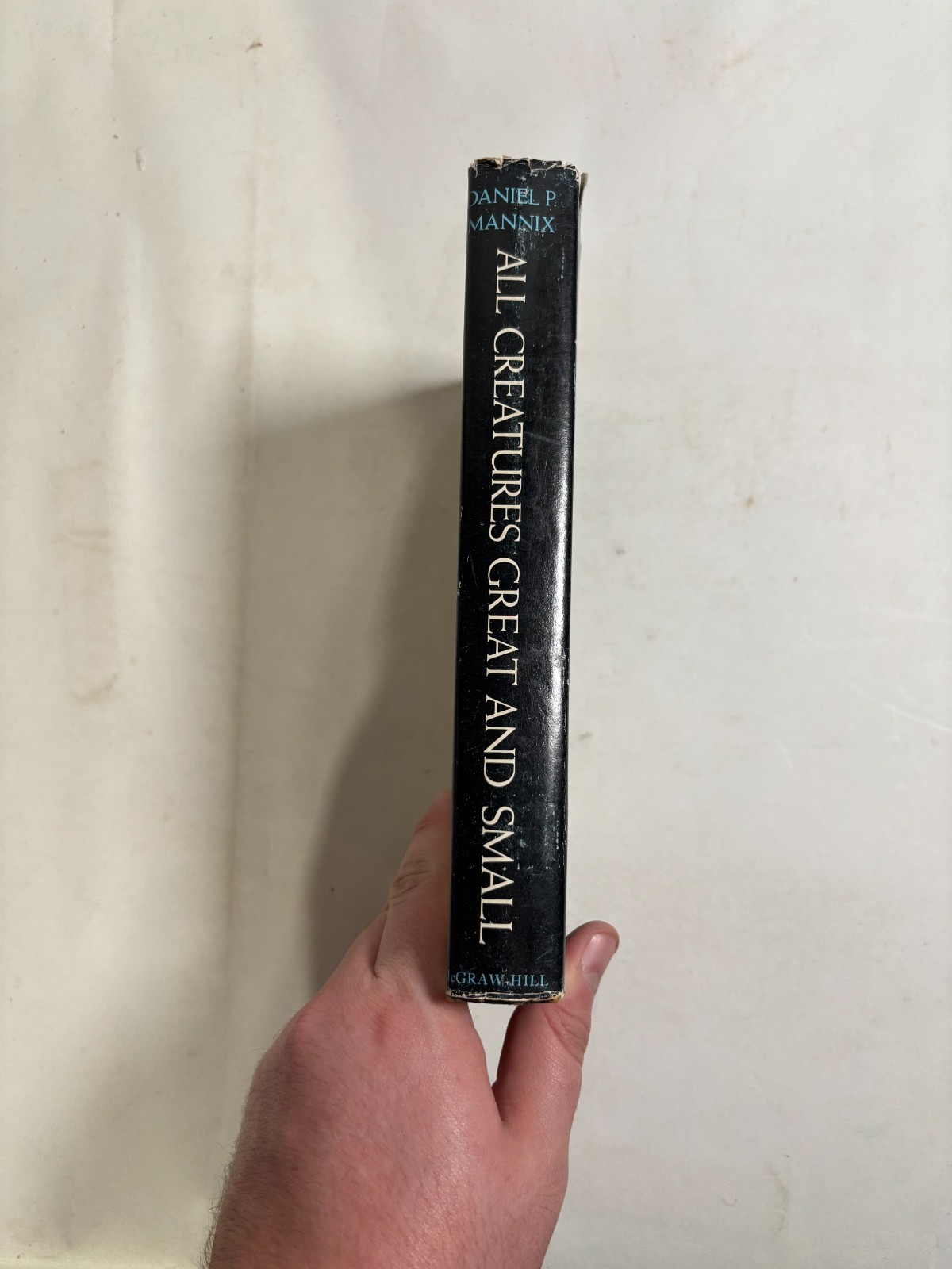 All Creatures Great and Small by Daniel P. Mannix, 1963 McGraw-Hill, Veterinaria