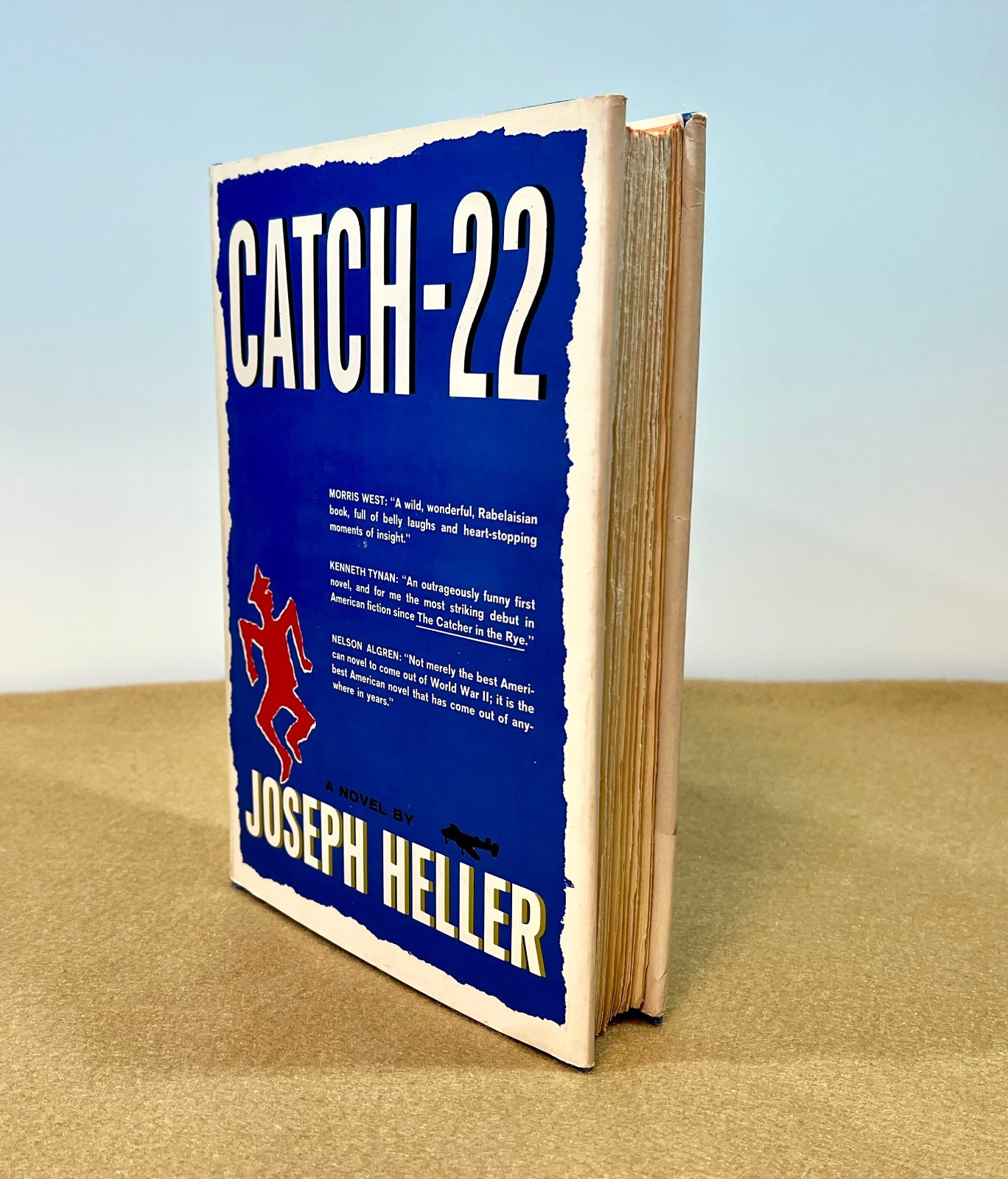„Catch-22“ – Stunning 1971 Edition – Iconic Paul Bacon Jacket – Collector Grade
