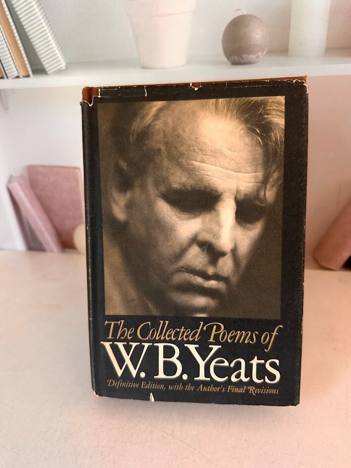 The Collected Poems of W.B. Yeats Vintage 1979 Poetry
