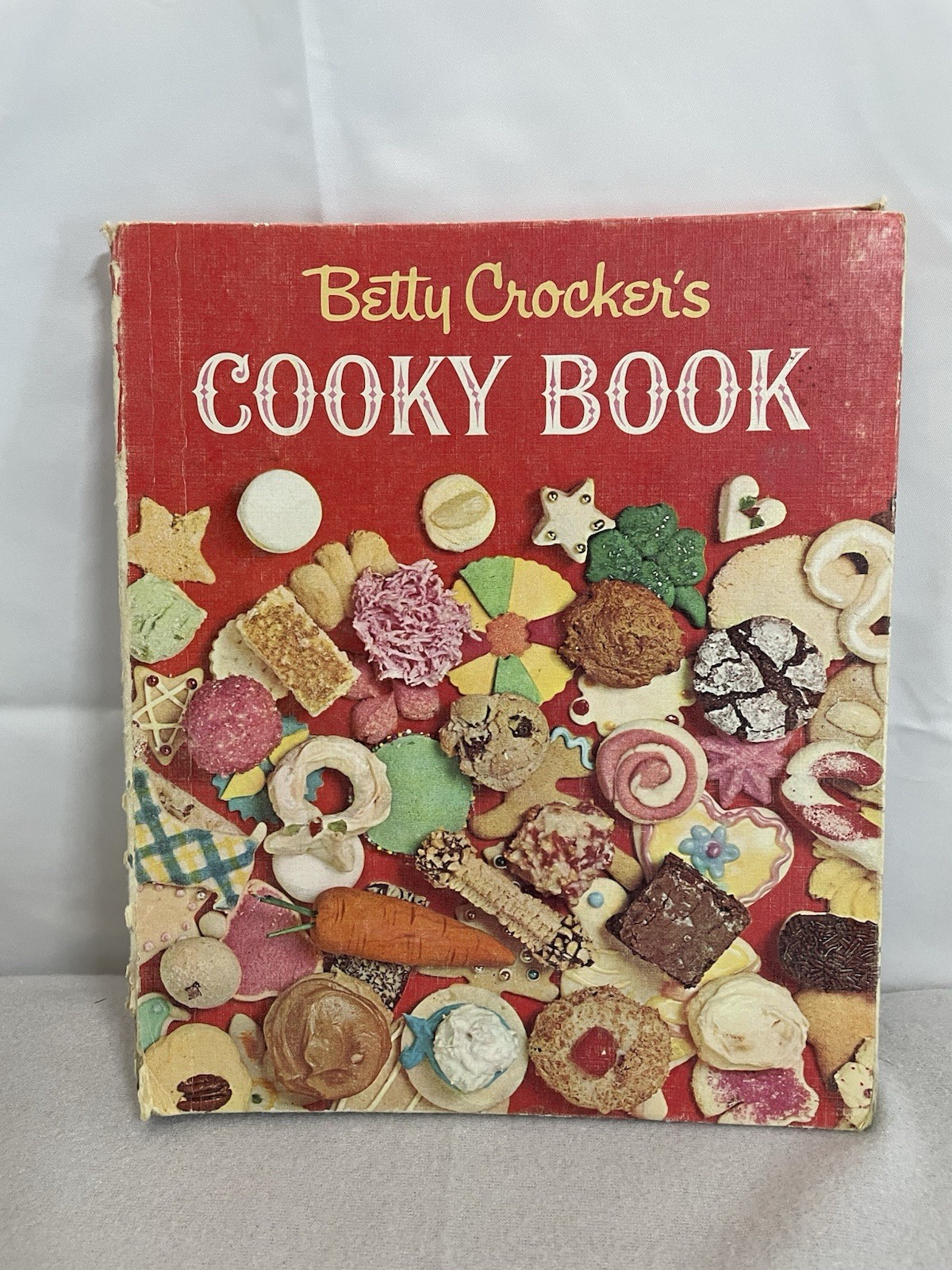 Betty Crocker’s Cooky Book Spiral Bound, 1963 First Edition (2nd Printing) VTG