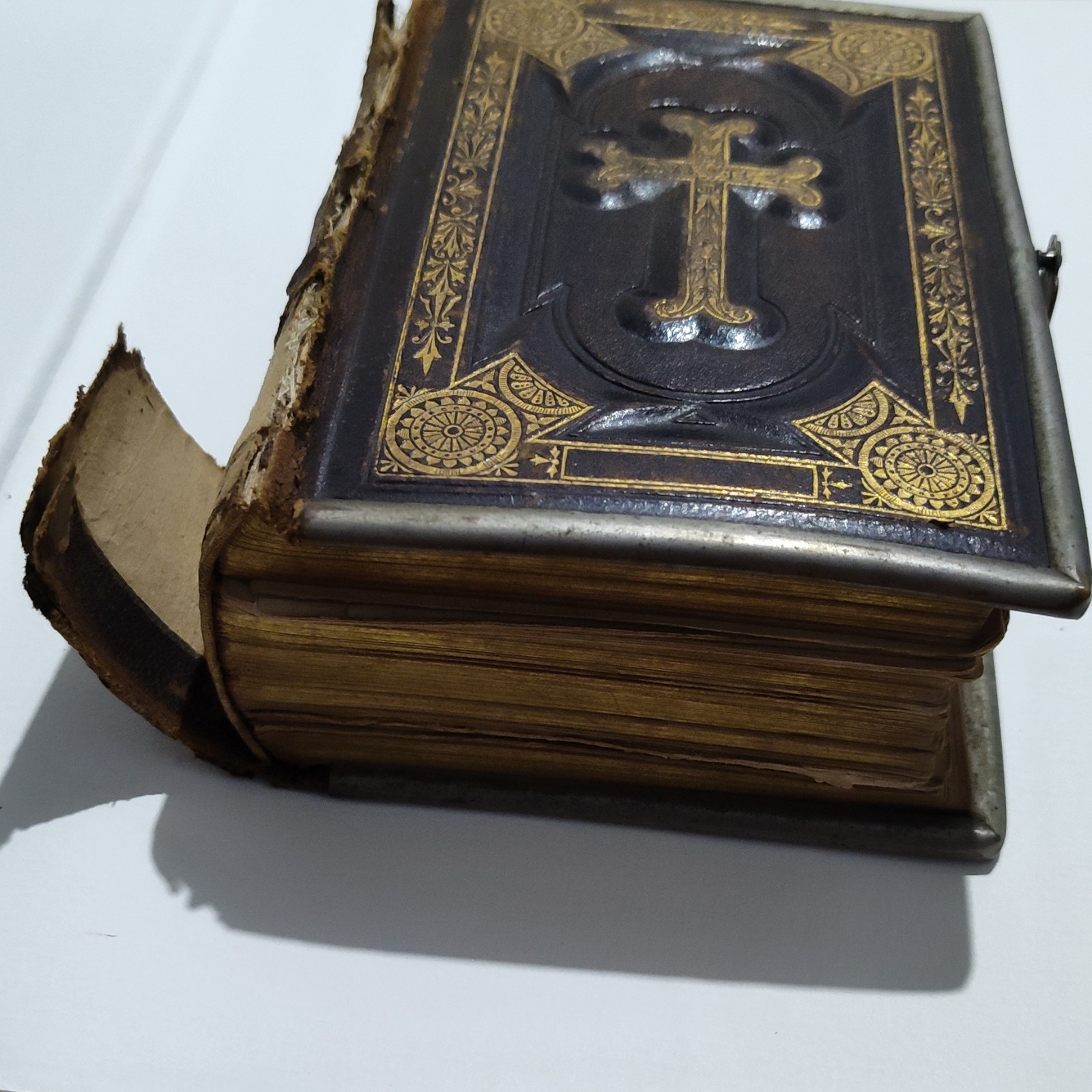 Antique 1877 CatholicPrayerBook-Manualof Sacred Heart-Thomas KellyNY-Metal Clasp