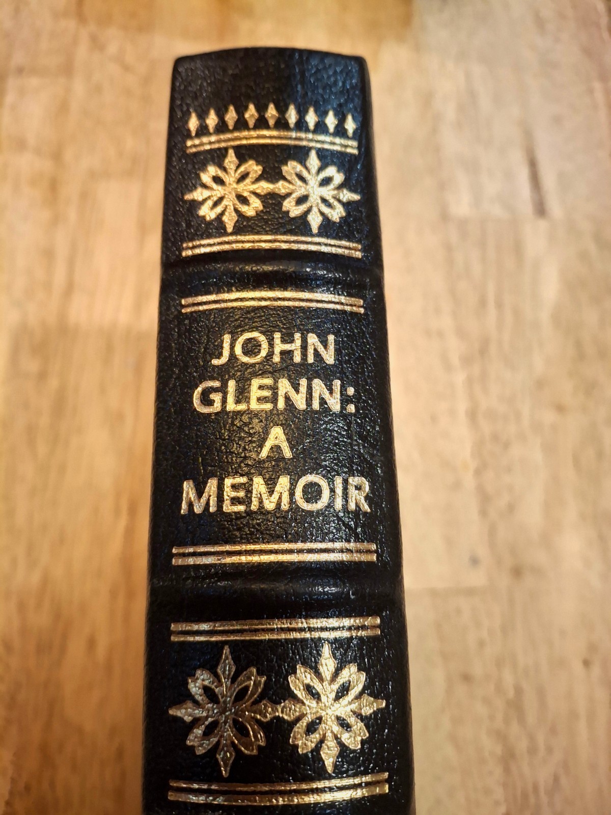 NASA Easton Press „JOHN GLENN: A MEMOIR“ hand-signed Mercury astronaut COA