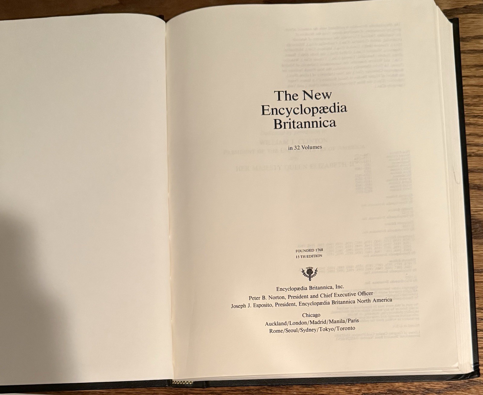 Encyclopedia Britannica 15th Edition 1995 Leather Complete Set (32 Vol.)