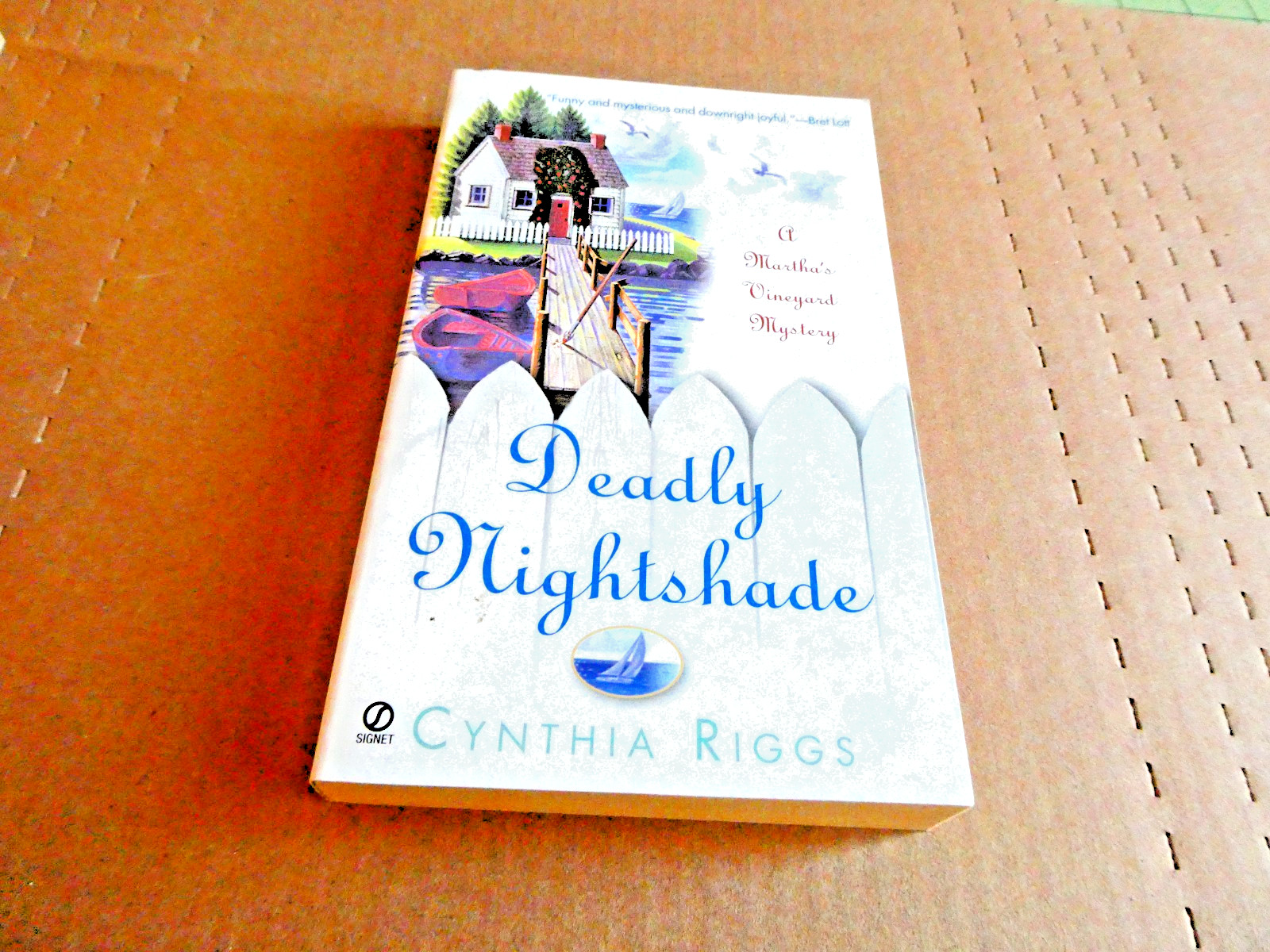 DEADLY NIGHTSHADE BY CYNTHIA RIGGS 2003 SIGNET BKS COZY MYSTERY THRILLER