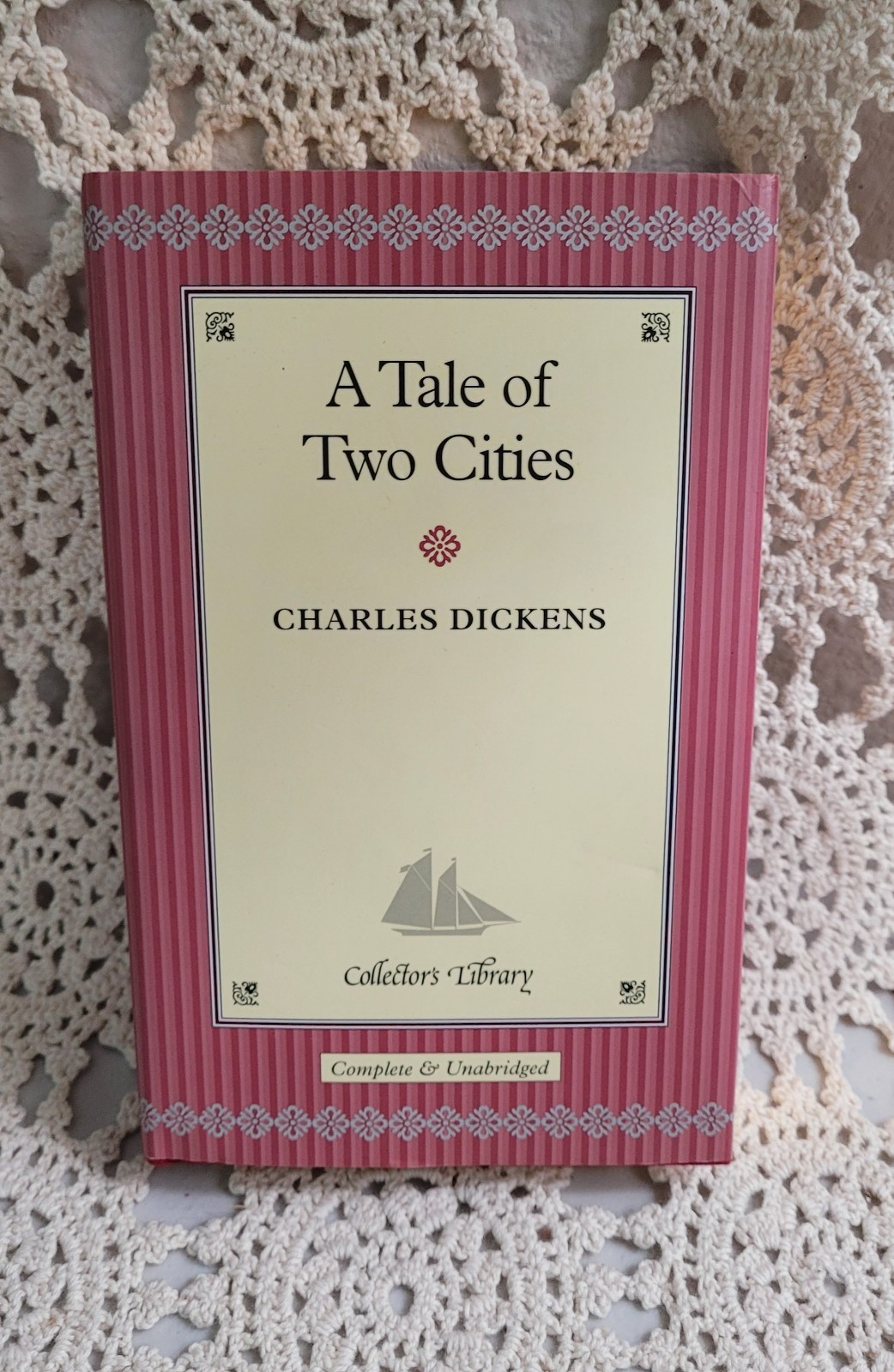 BARNES & NOBLE COLLECTORS LIBRARY COMPACT- A Tale of Two Cities