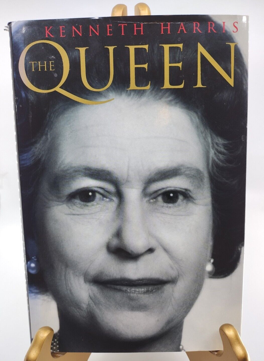 The Queen Kenneth Harris 1995 1st US Edition Hard Cover Dust Jacket 339pp READ