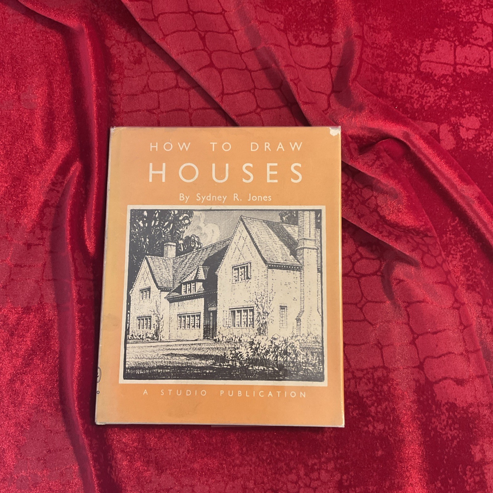 How to Draw Houses, A studio Publication series 1946 2nd reprint D/J