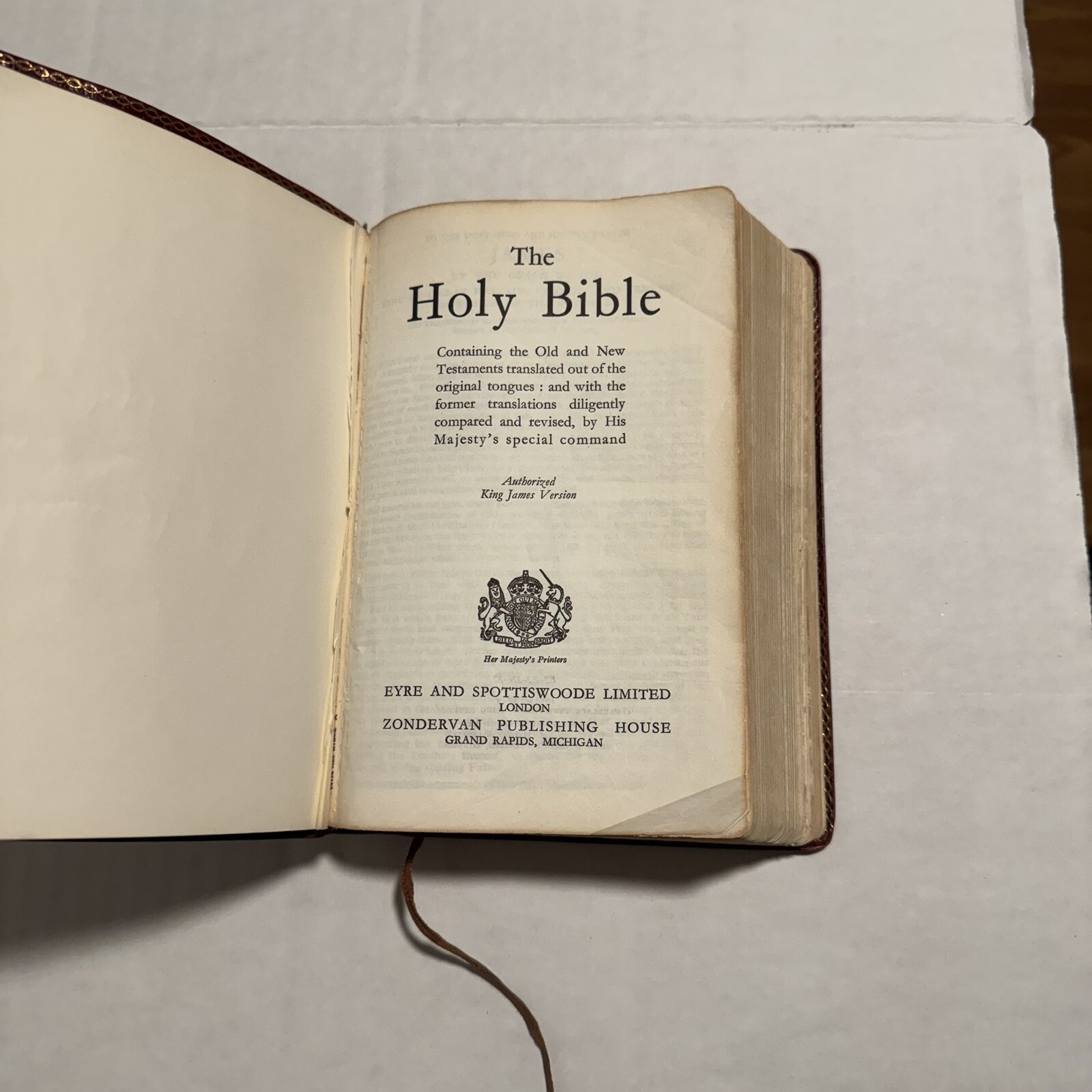 Holy Bible Concordance Red Leather Eyre & Spottiswoode Zondervan vintage