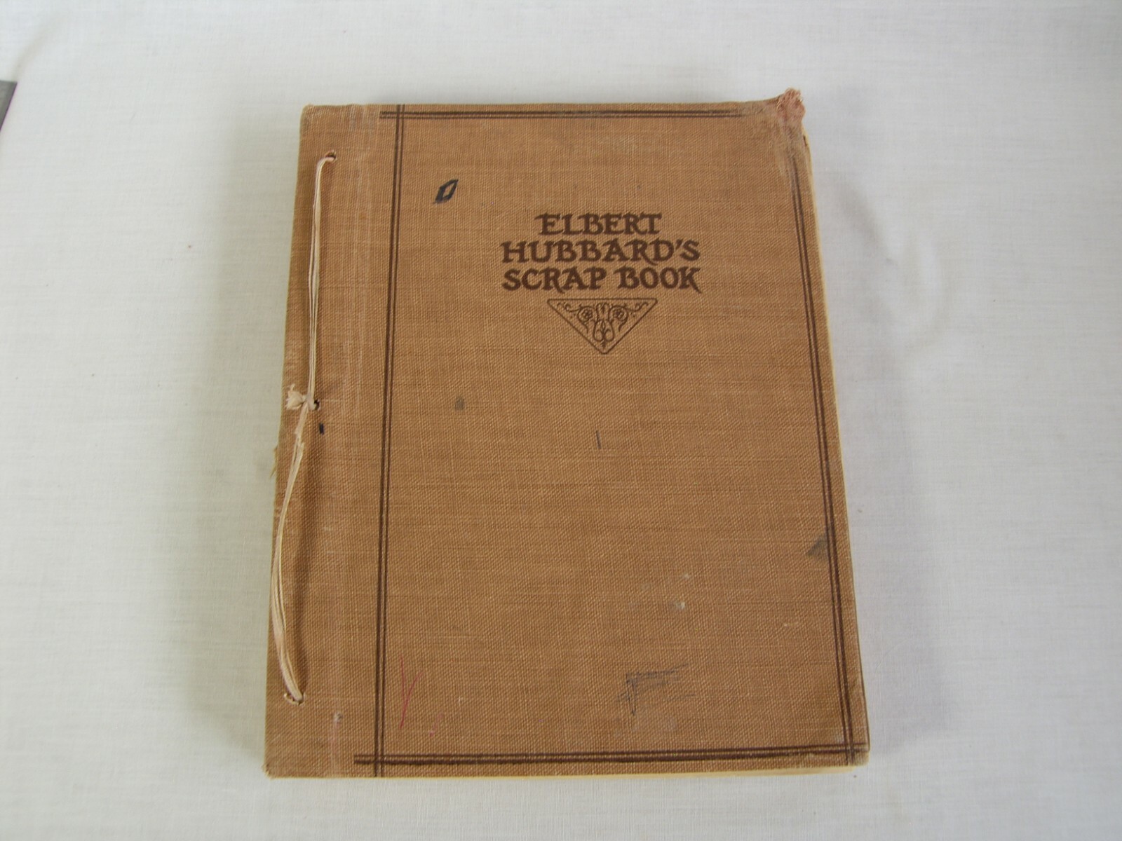 Elbert Hubbard’s Scrapbook 1923 Roycroft Tied Loose Leaf Writer Publisher Quotes