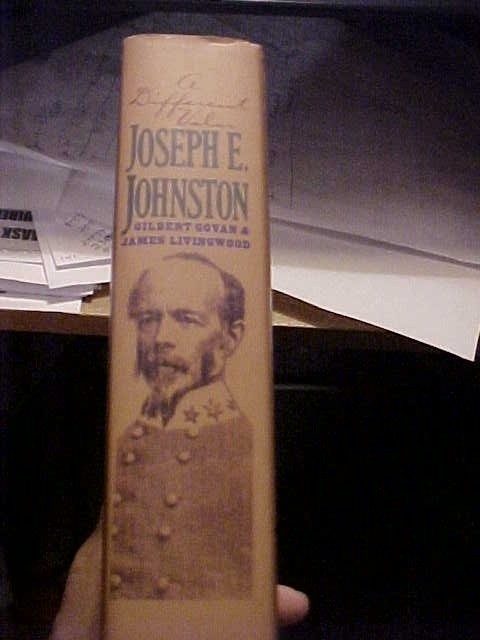 A DIFFERENT VALOR, JOSEPH E JOHNSTON CIVIL WAR CSA GENERAL (1993 Konecky