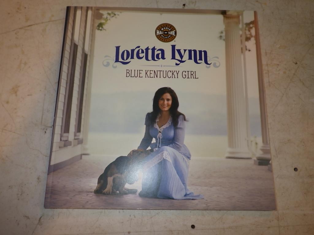2017 LORETTA LYNN BLUE KENTUCKEY GIRL BOOK COUNTRY MUSIC NASHVILLE 1st edition