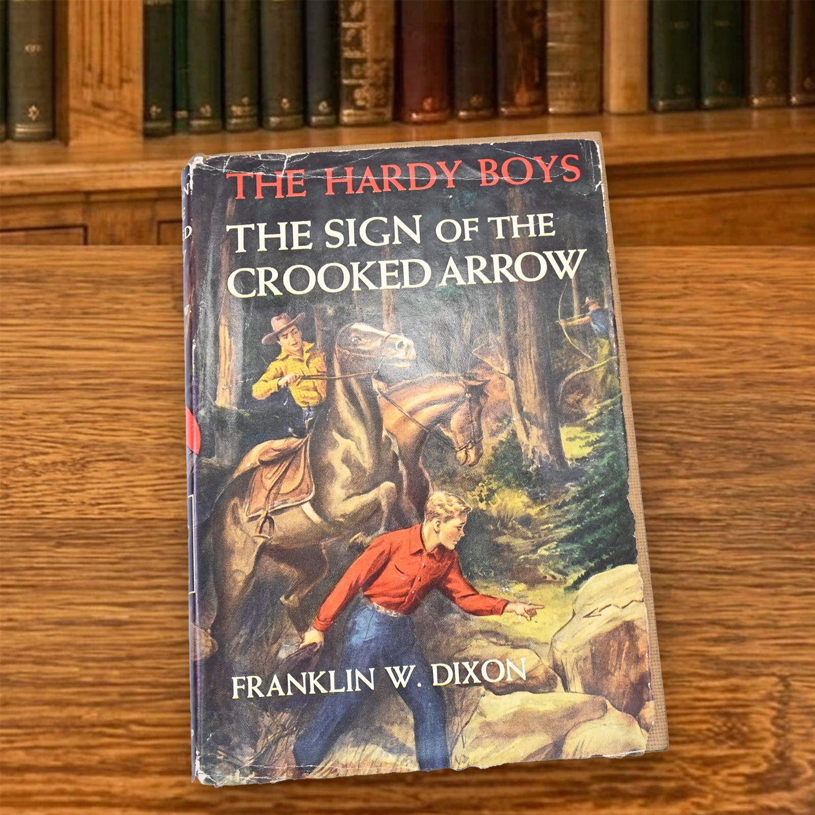 1949 The Sign of the Crooked Arrow Hardy Boys #28 Franklin W. Dixon G&D HC DJ