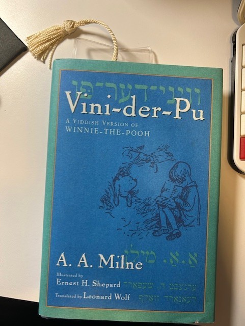 Autographed Copy of Vini-Der-Pu: A Yiddish Translation of Winnie the Pooh