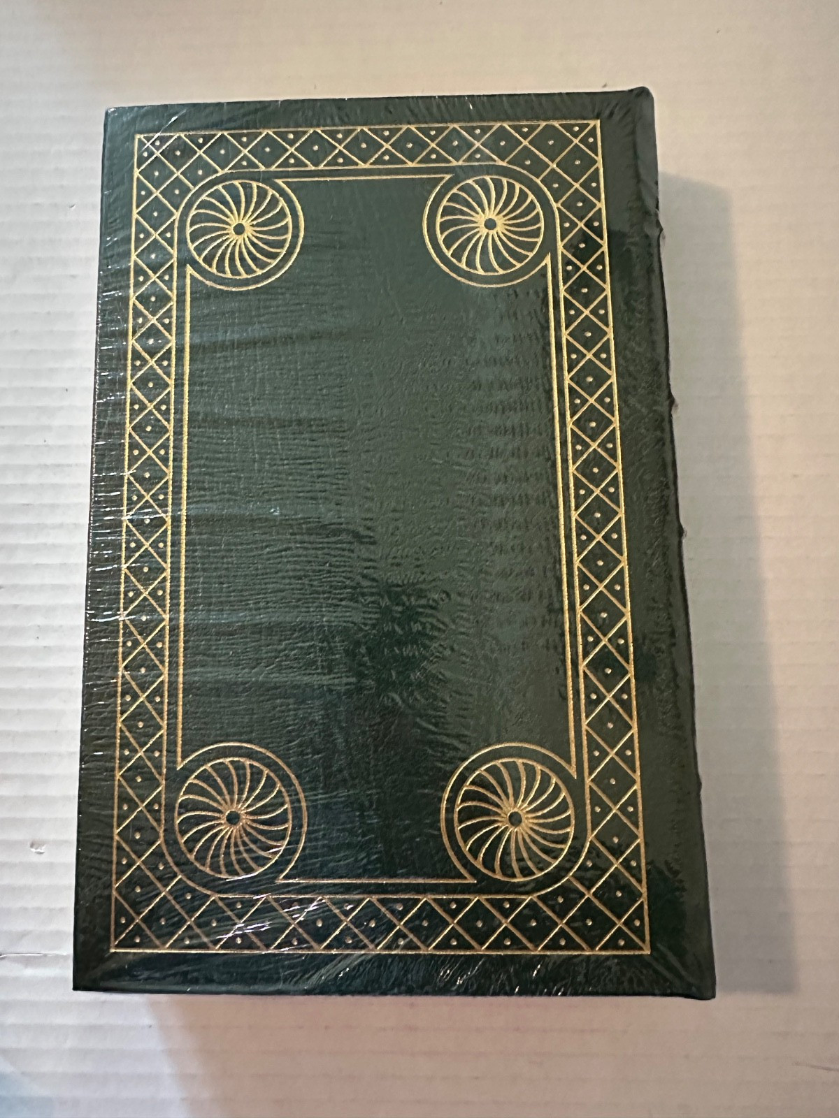 NEW & SEALED „AFRICAN RIFLES & CARTRIDGES – LEATHER BOUND BY JOHN TAYLOR