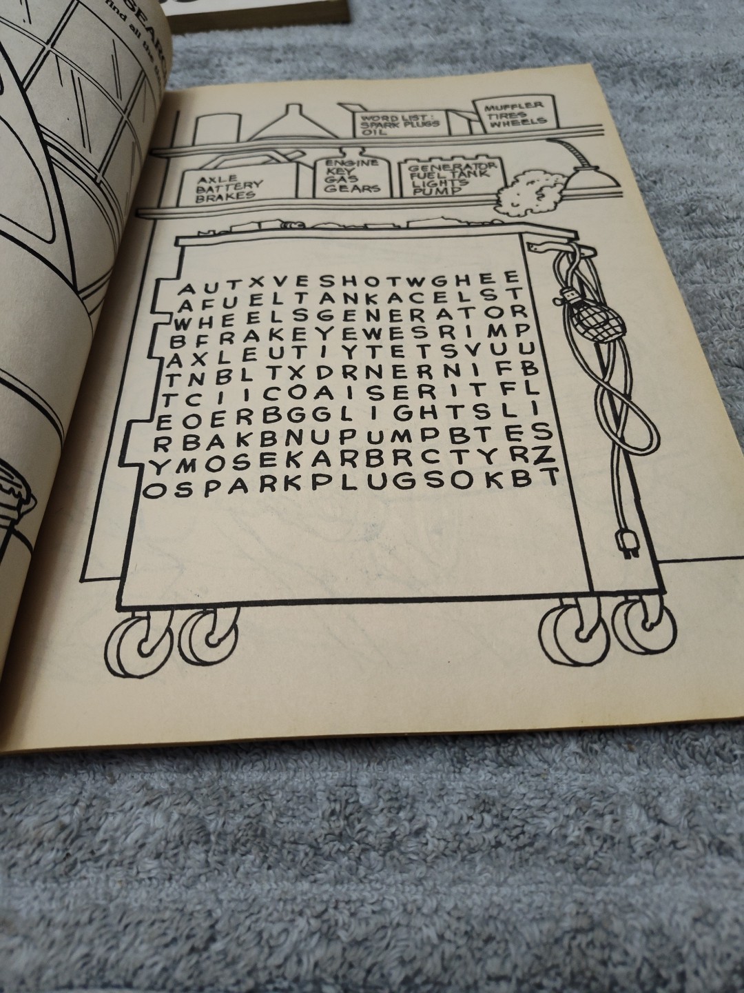 HOT WHEELS Coloring Activity Book (Golden) Vintage 1983 – Mattel