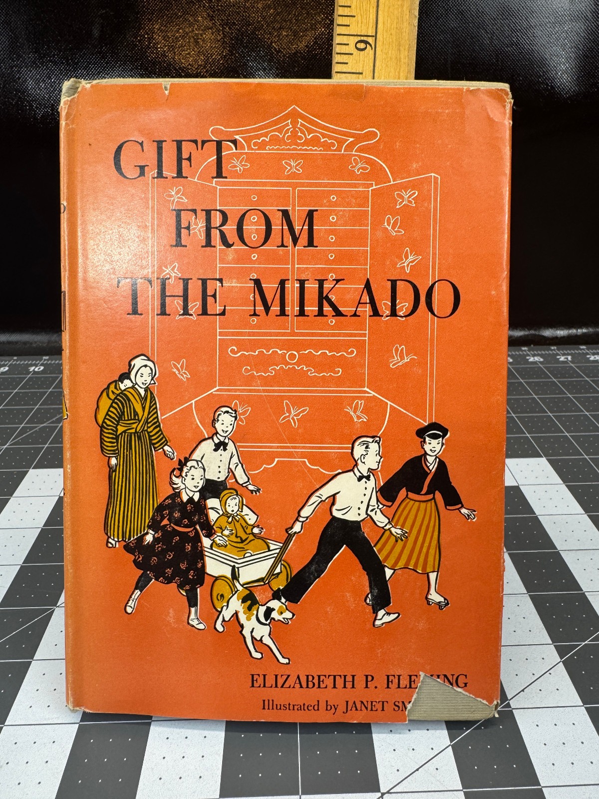 GIFT FROM THE MIKADO ELIZABETH P FLEMING CHILDRENS BOOK CLUB WEEKLY READER 1958