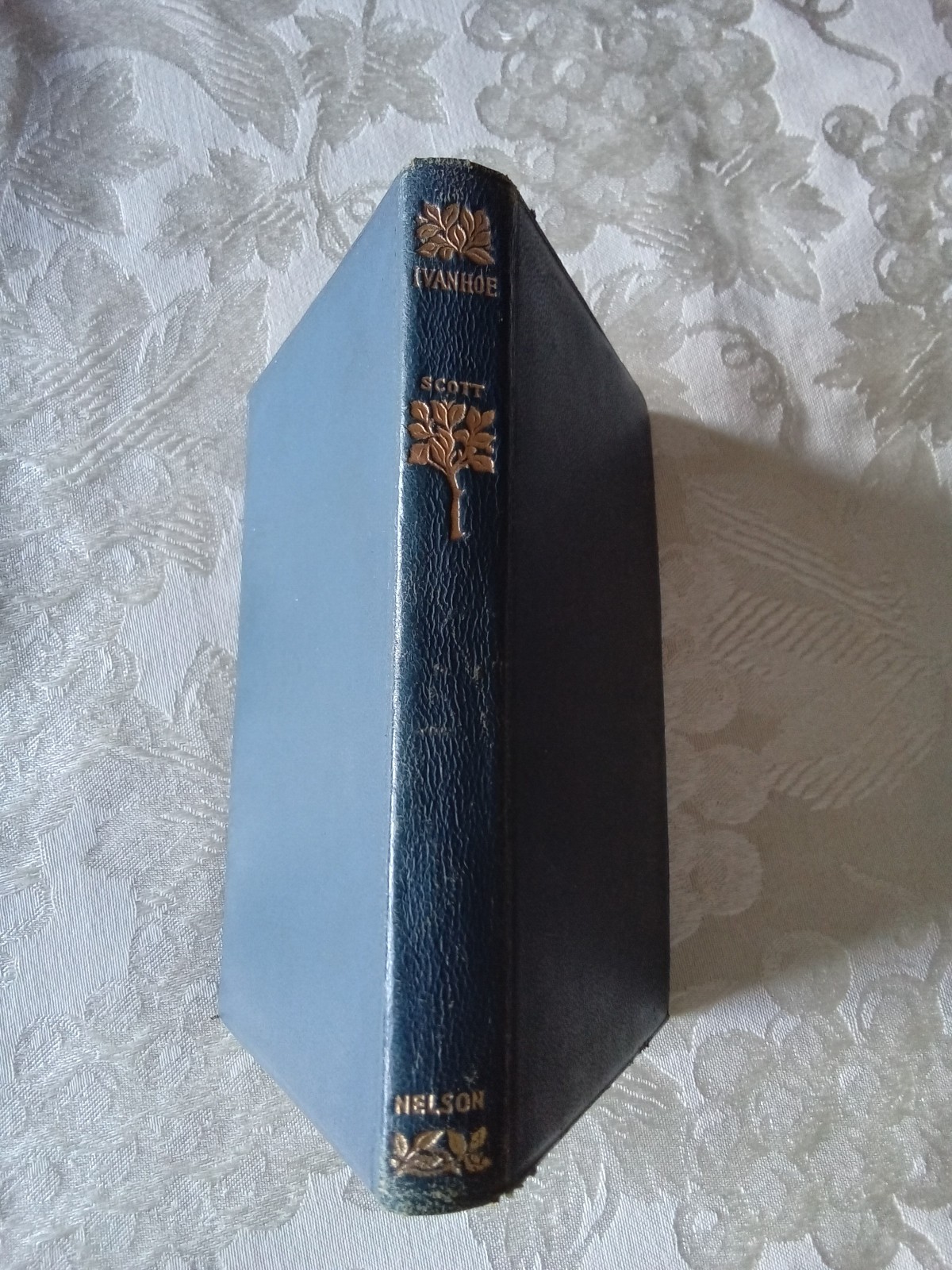 Sir Walter Scott Ivanhoe a Romance Fiction Illustrated Leather Book Early 1900s