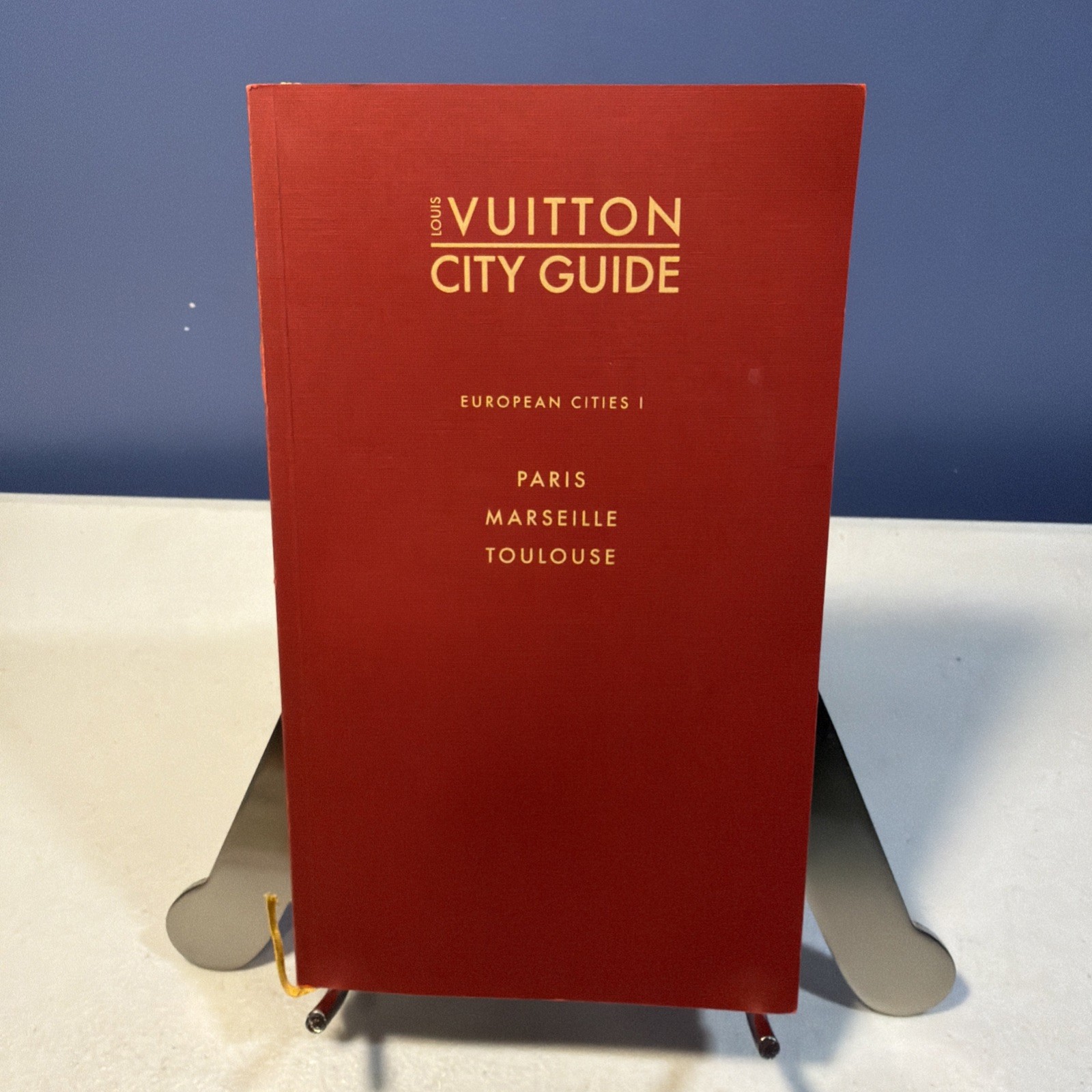LOUIS VUITTON „European Cities Guide“ 1998 Set of 7 Books in SlipCase