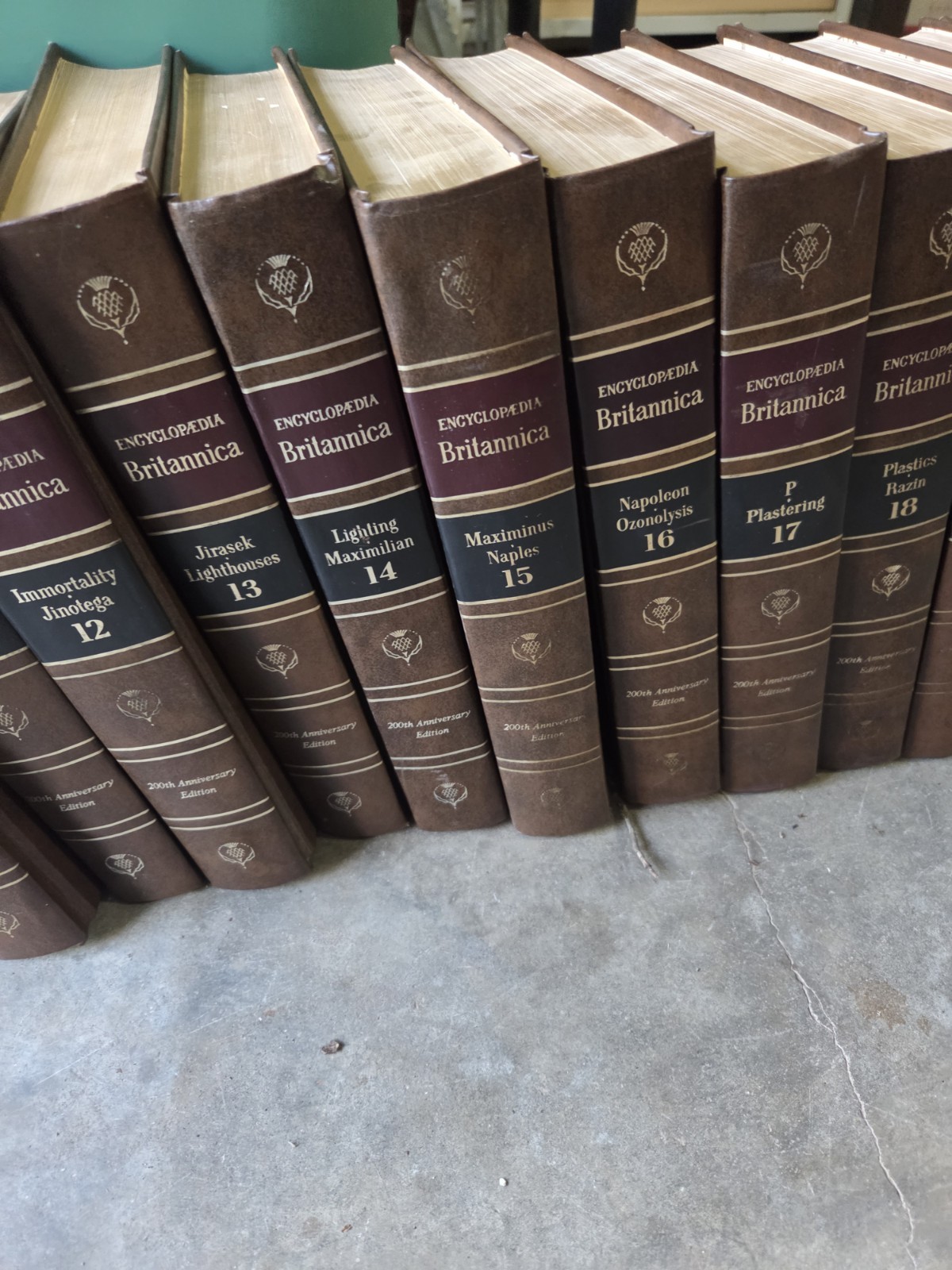 Encyclopedia Britannica Complete Set 200th Anniversary Edition 1970. See Pics