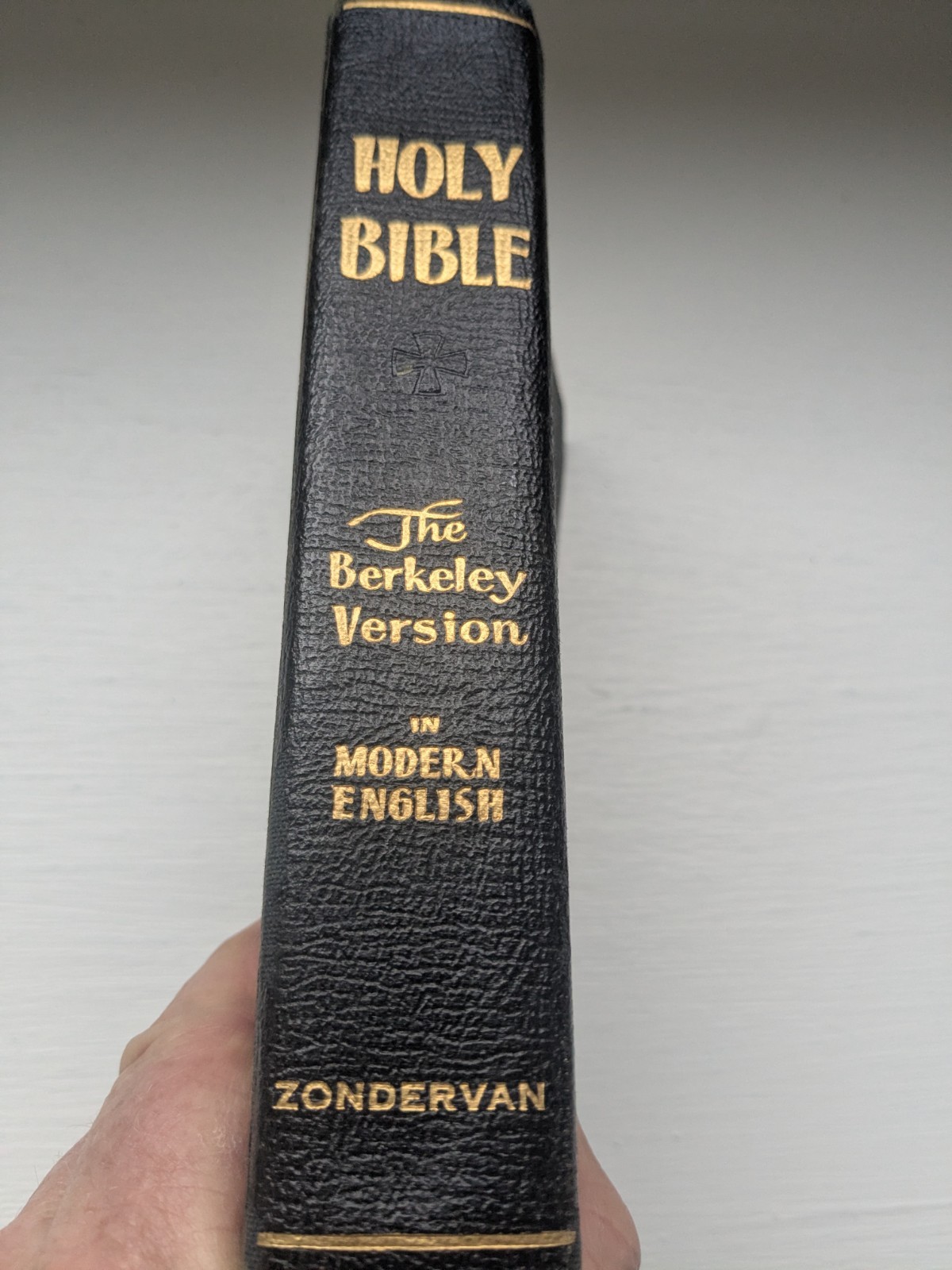 Black Leather The Berkeley Version in Modern English Bible Vintage 1962