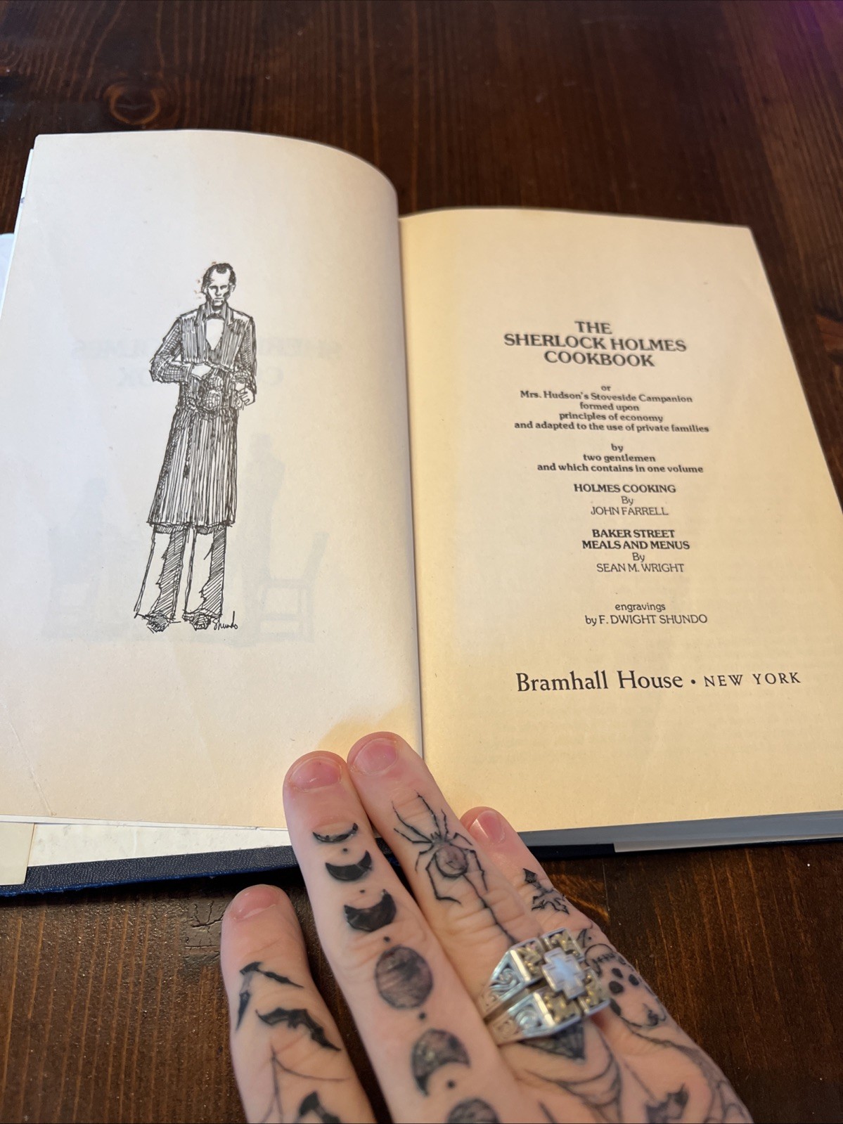 Sean WRIGHT, John FARRELL / Sherlock Holmes Cookbook. 1ST PRINTING 1st ed. 1976