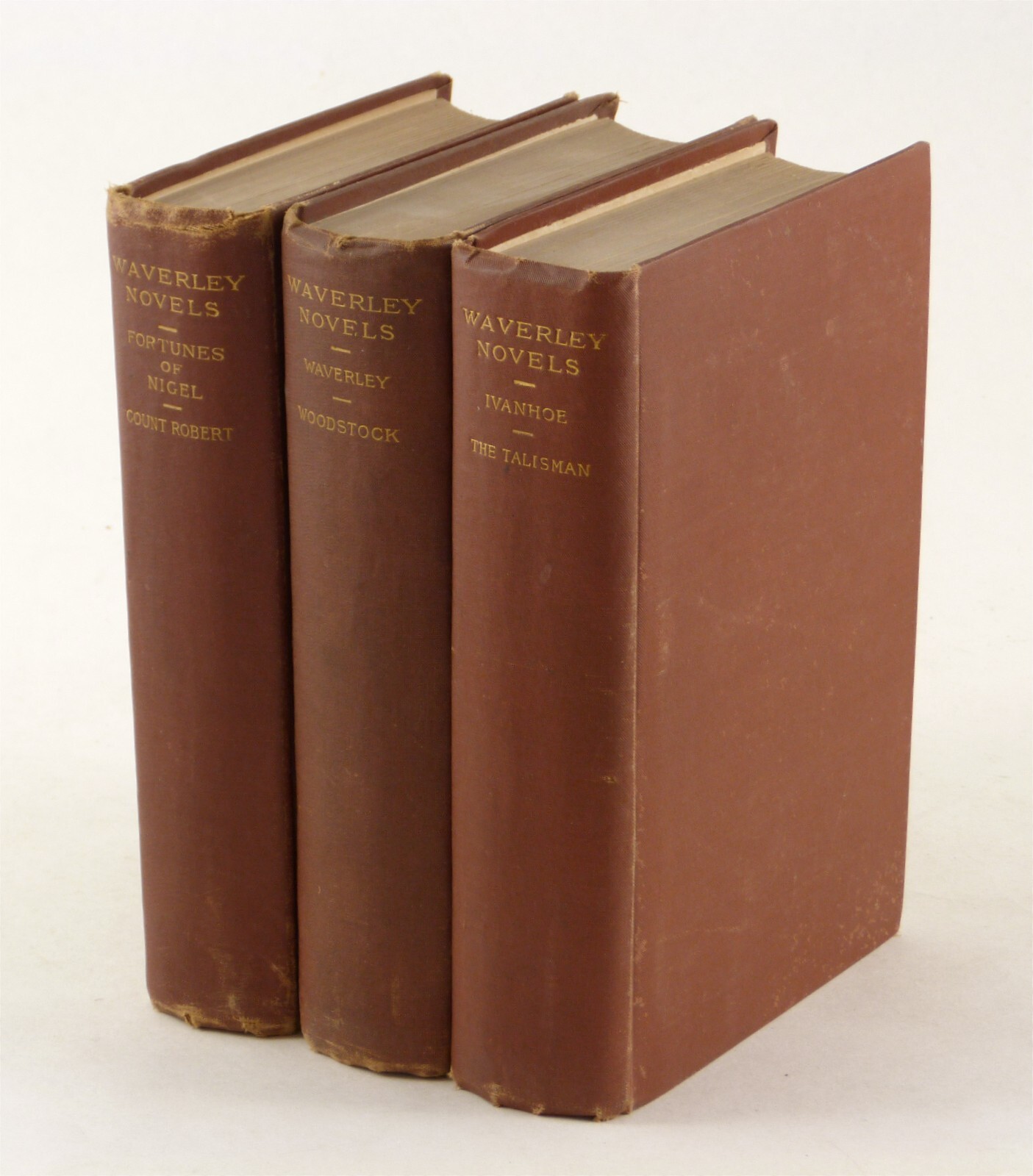 Waverly Novels by Sir Walter Scott in 3 Volumes International Book Co. [1871]