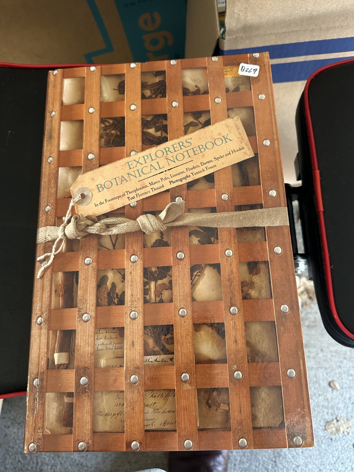 Explorer’s Botanical Notebook – Florence Thinard