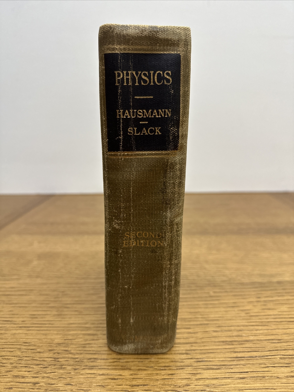 { Physics } By Hausmann-Slack D. Van Nostrand Co. Second Ed. Dec. 1946 W/ Answer