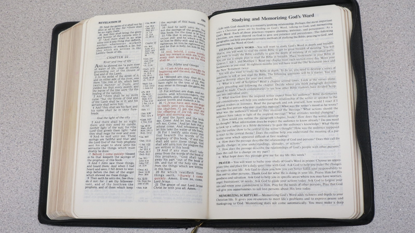 Crown Reference Bible KJV Broadman Holman – bonded black leather with zipper