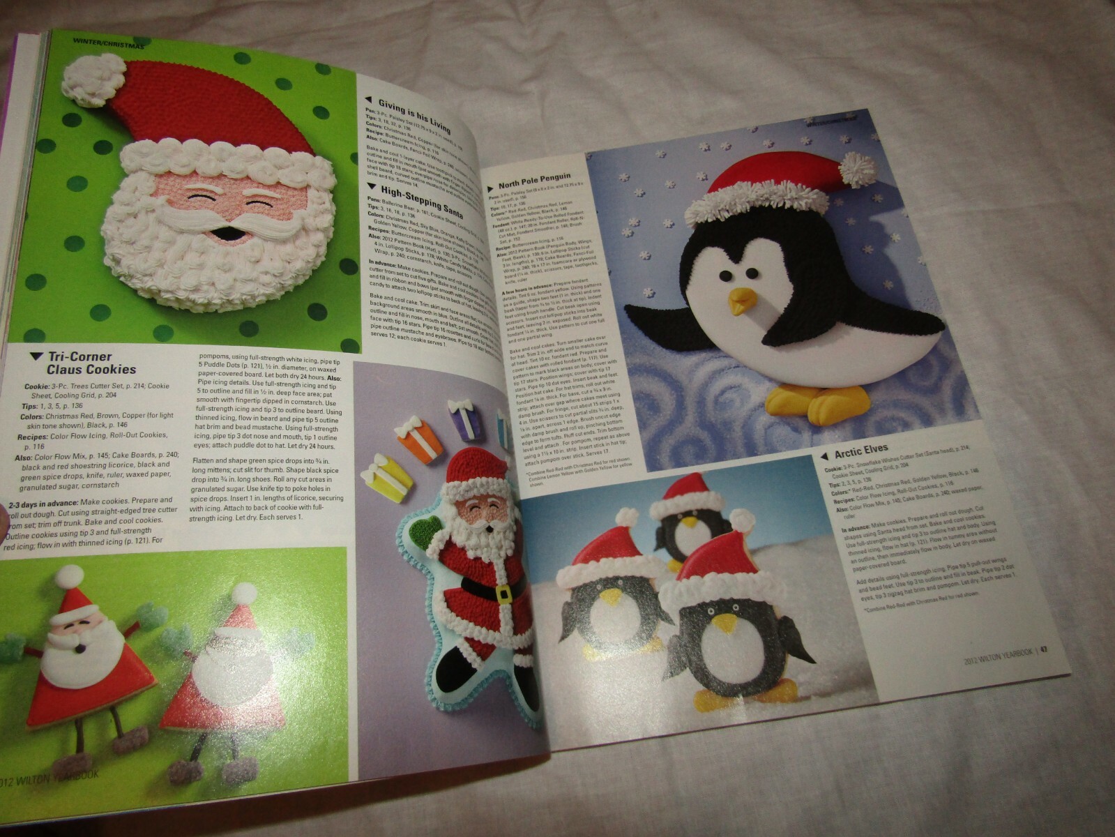 2 Wilton Cake Decorating 2011 2012 Yearbook Book Lot Christmas Holiday Party
