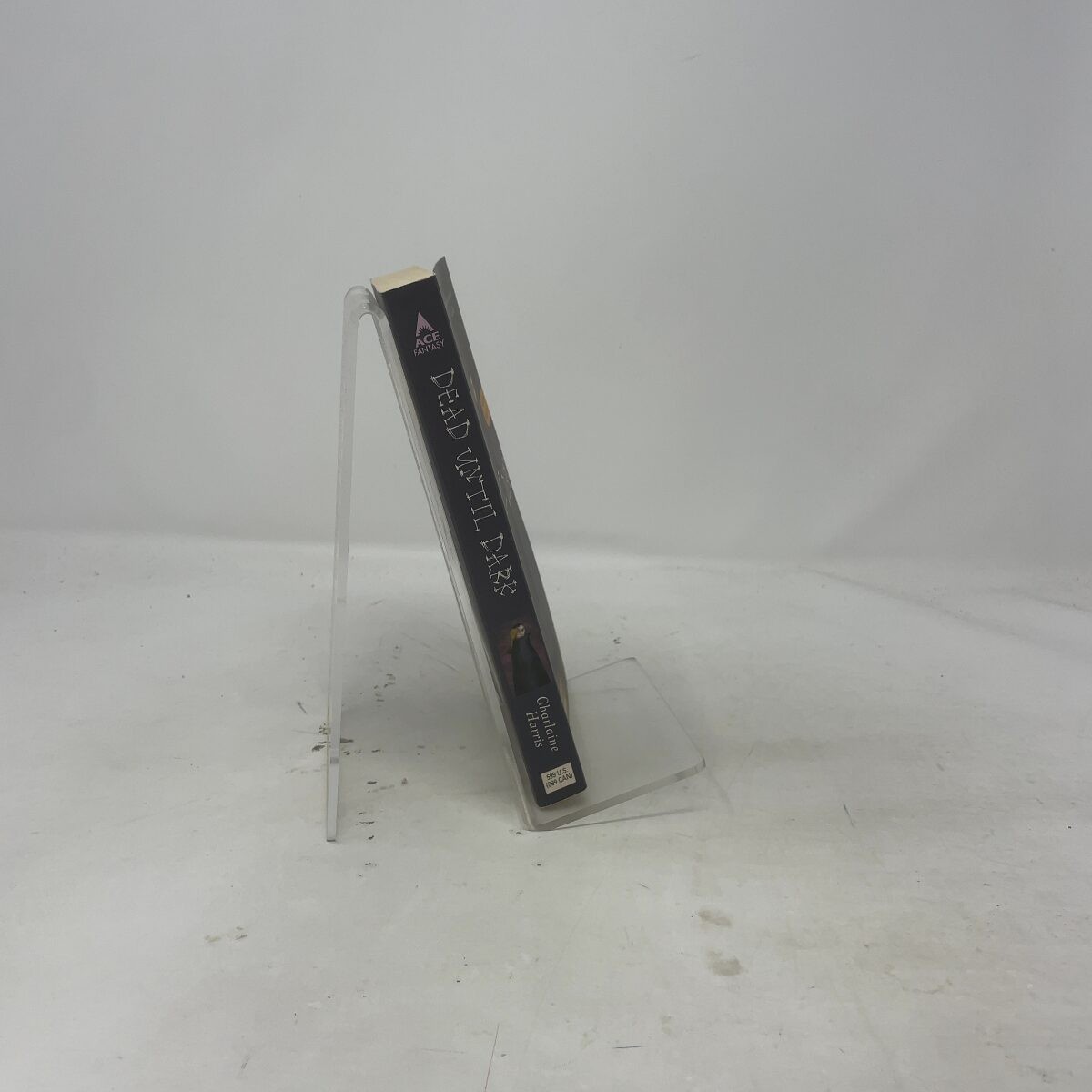Dead Until Dark by Charlaine Harris PB First Edition Like New 2001