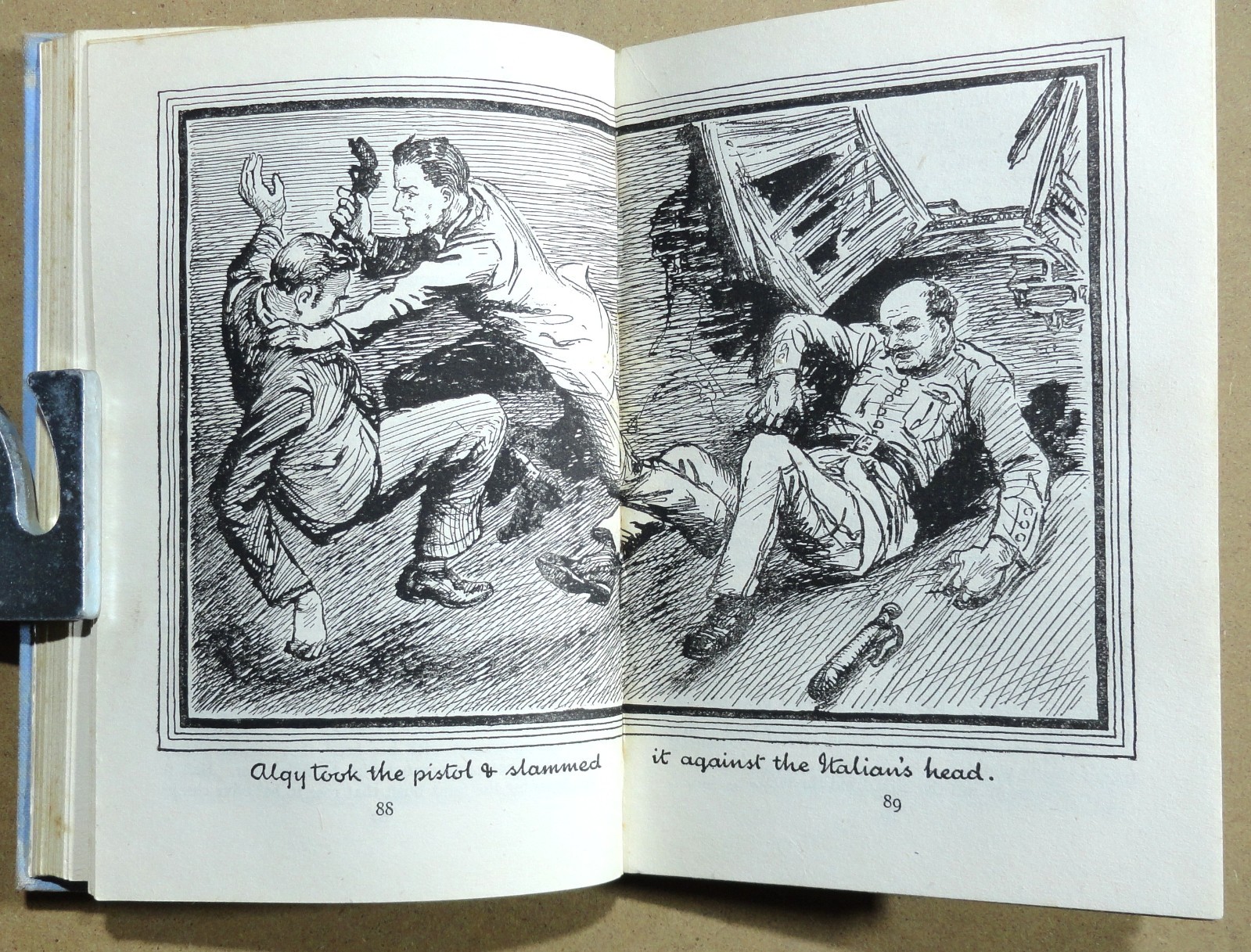 BIGGLES FAILS TO RETURN – 1ST EDITION – August 1943 – Hardcover – 1951 D/J