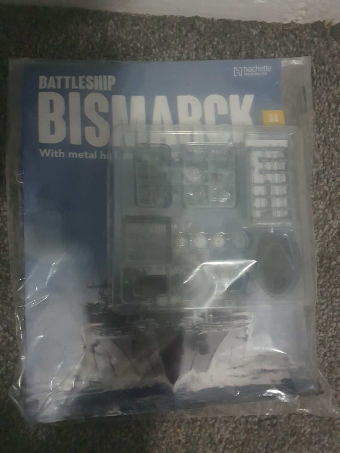 HACHETTE PARTWORKS Build The BATTLESHIP BISMARCK ISSUE #34 New