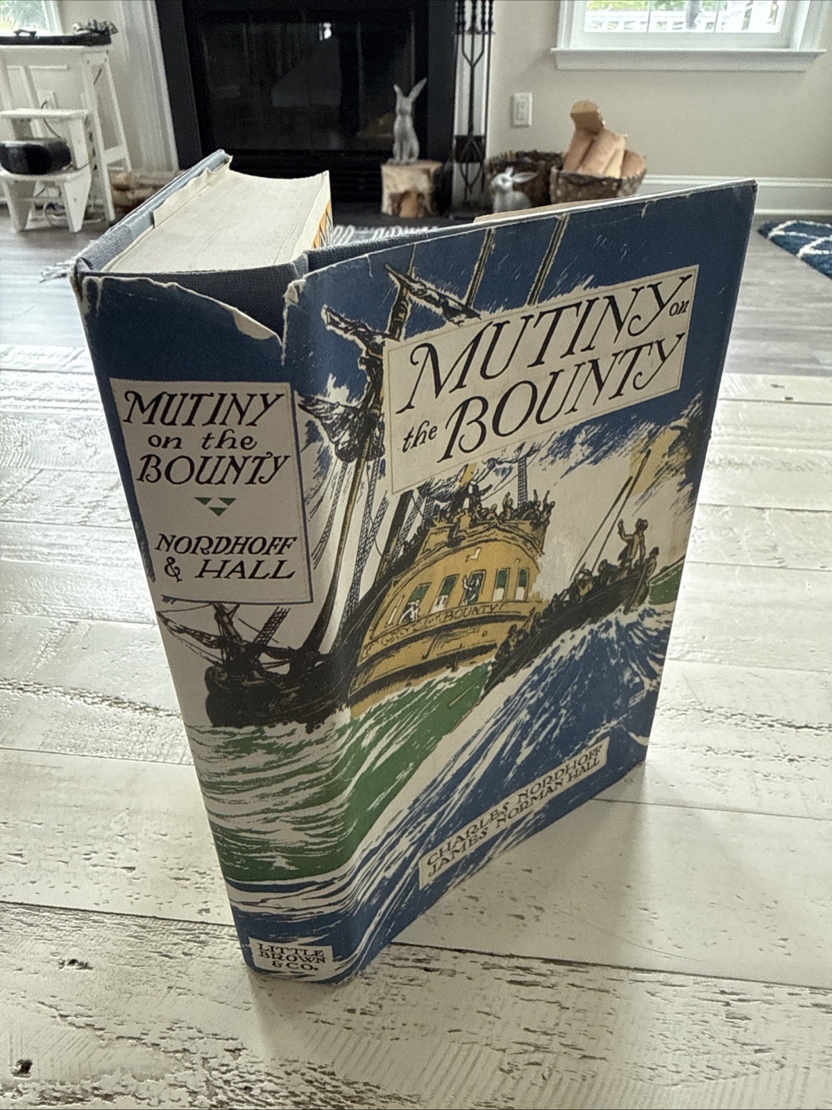 1932 Mutiny on the Bounty Charles Nordhoff Hall 1st Edition HC Original DJ