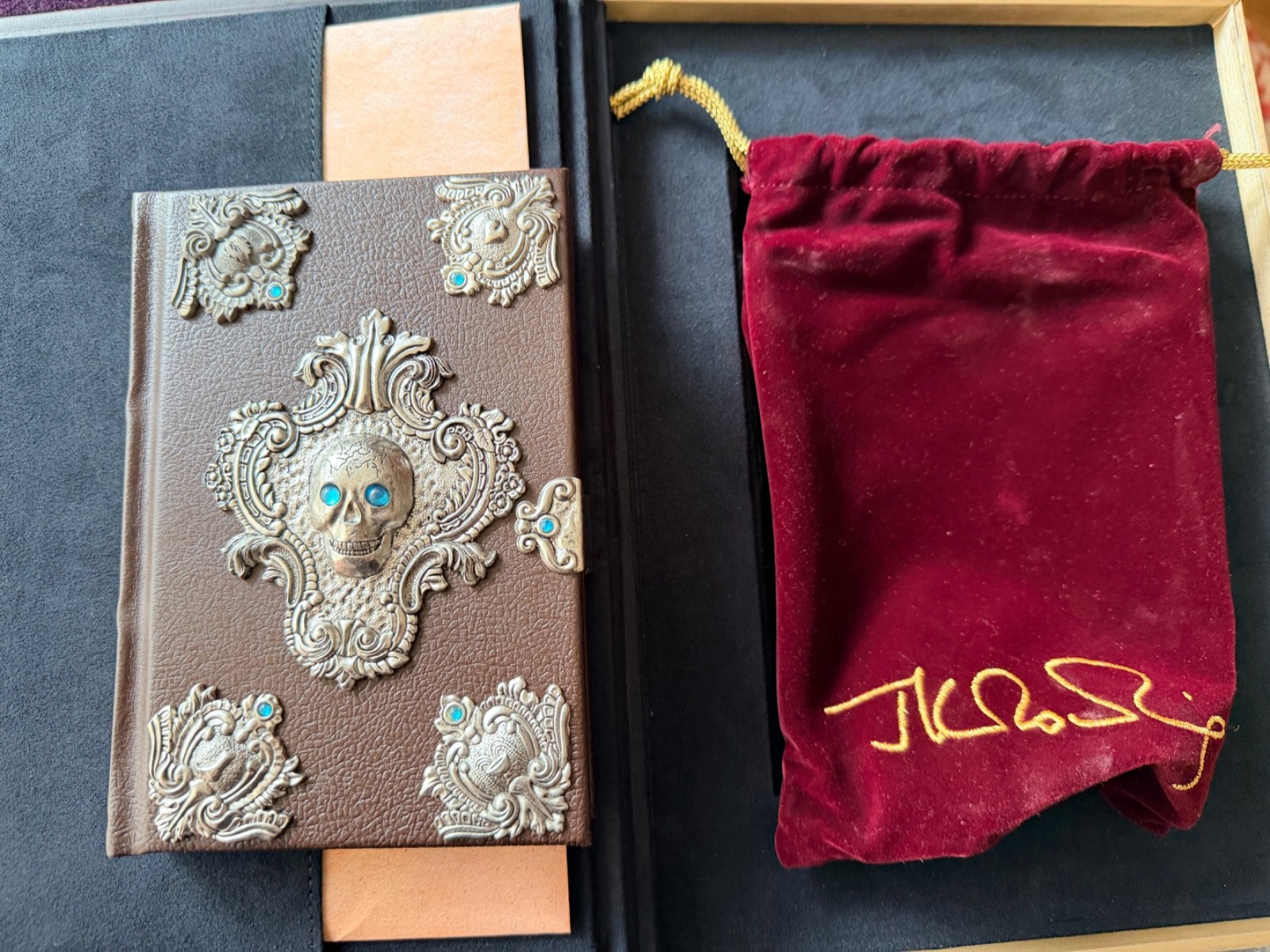 ‚Tales of Beedle the Bard‘ – J K Rowling – Deluxe Collectors edition – Unread