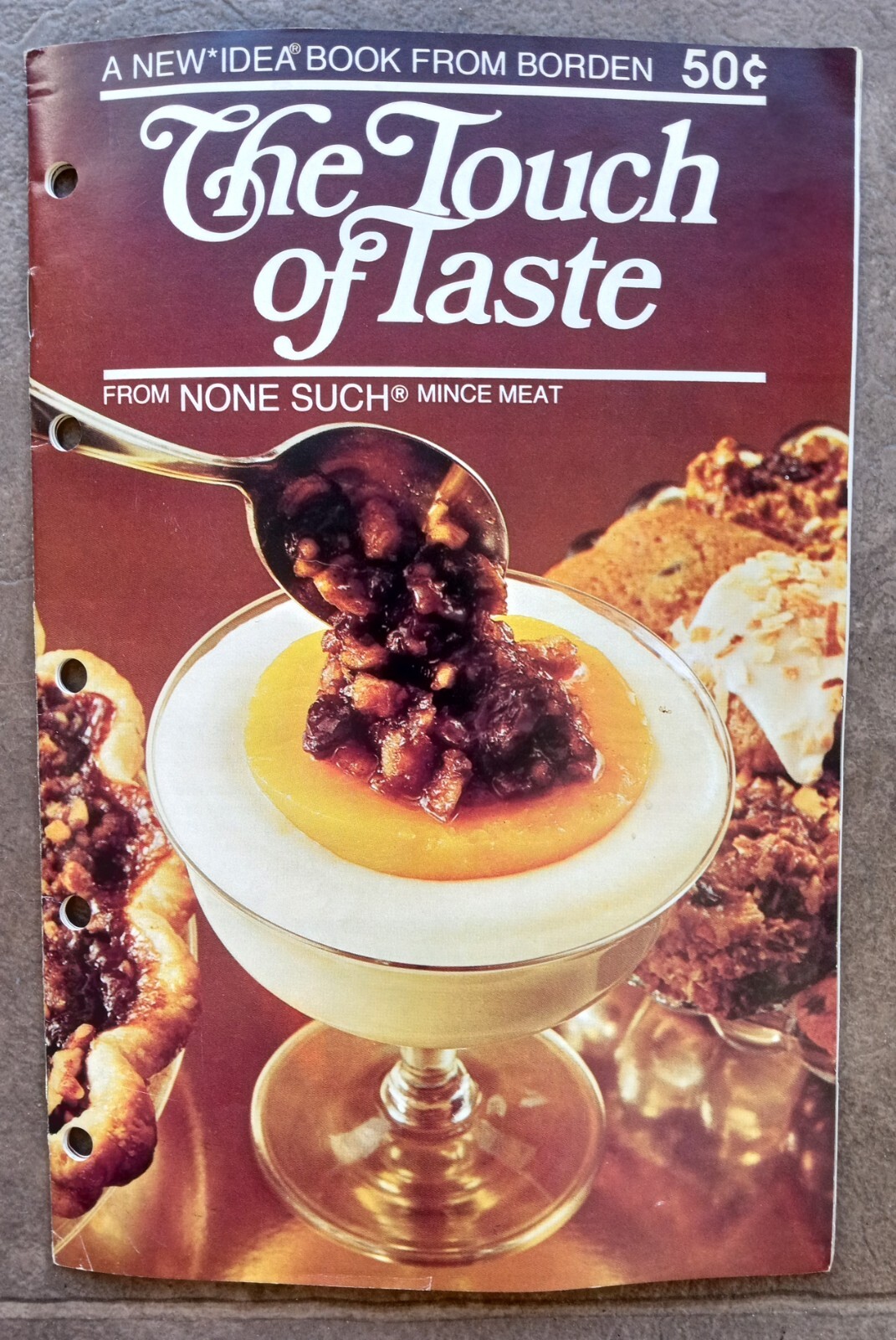 Vintage – The Touch of Taste – BORDEN MINCE MEAT Cook Book – 6″ x 9″ 1982