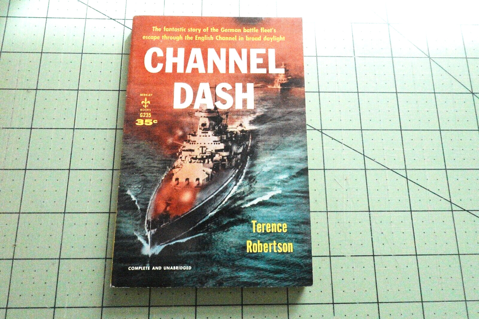CHANNEL DASH BY TERENCE ROBERTSON 1959 VINTAGE BERKLEY BKS WW2 NAVAL HISTORY