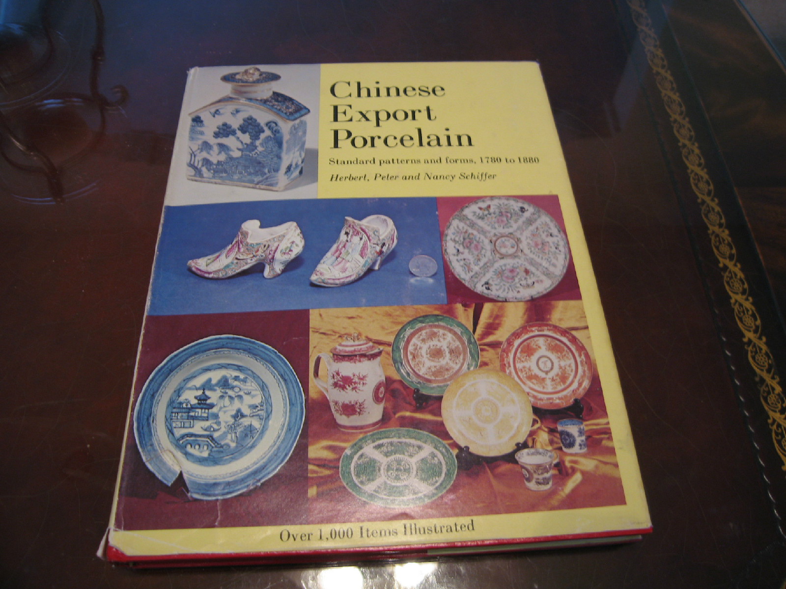 Vntage 1975 Chinese Export Porcelain Standard Pattern and Forms 1780 to 1880