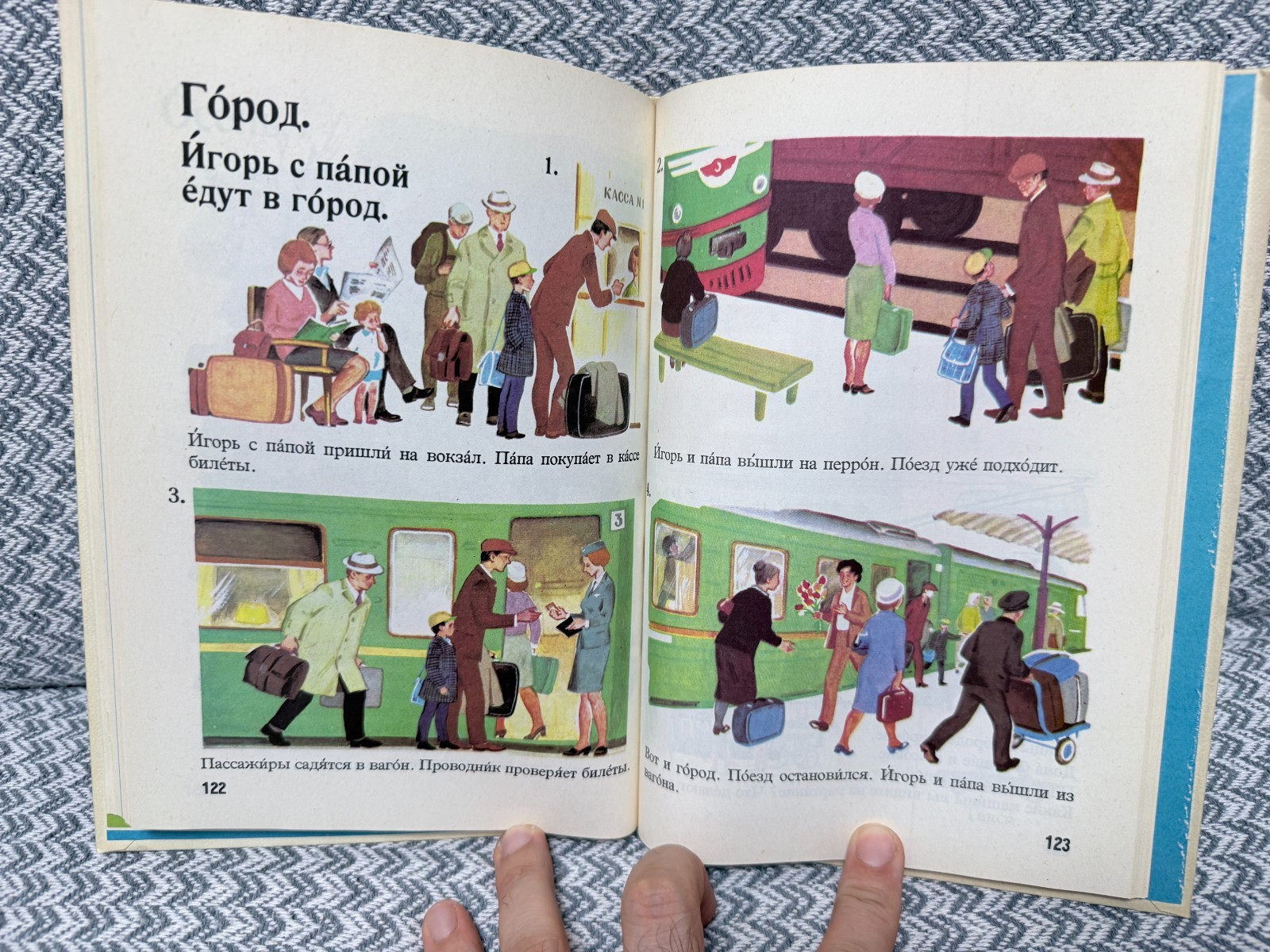 Russian Language in Pictures USSR 1985 Set of 2 Books Barannikov Varkovitskaya