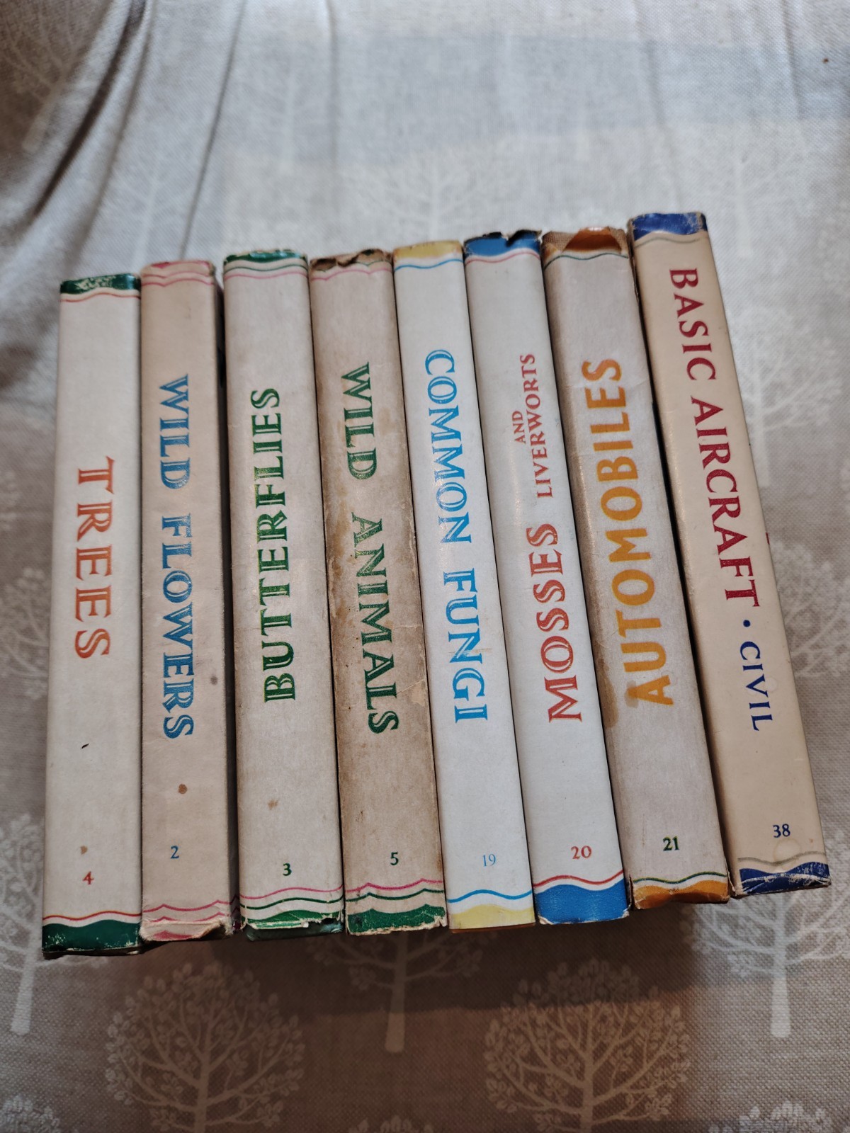 8 x The Observer’s Book of # 2, 3, 4, 5, 19, 20, 21, 38, all with dust covers.