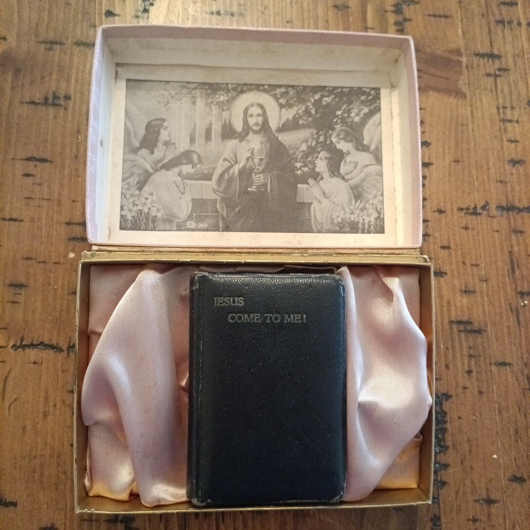 Jesus Come to Me Prayer Book & German Rosary First Communion w/ Box. B1