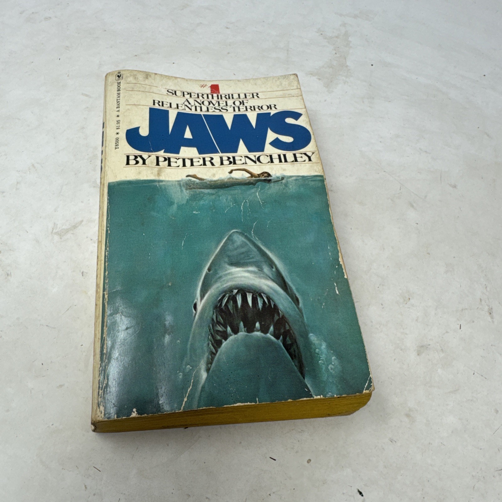 JAWS the novel by Peter Benchley, 1975 Paperback edition 5th Print Bantam