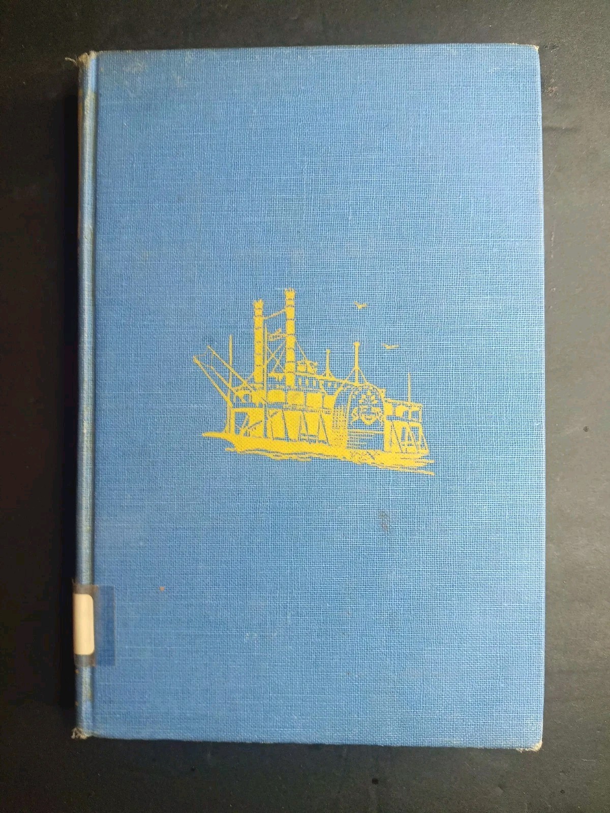 1954 1st Edition Show boat Holiday – LEE WYNDHAM CHILDRENS HARDCOVER BOOK