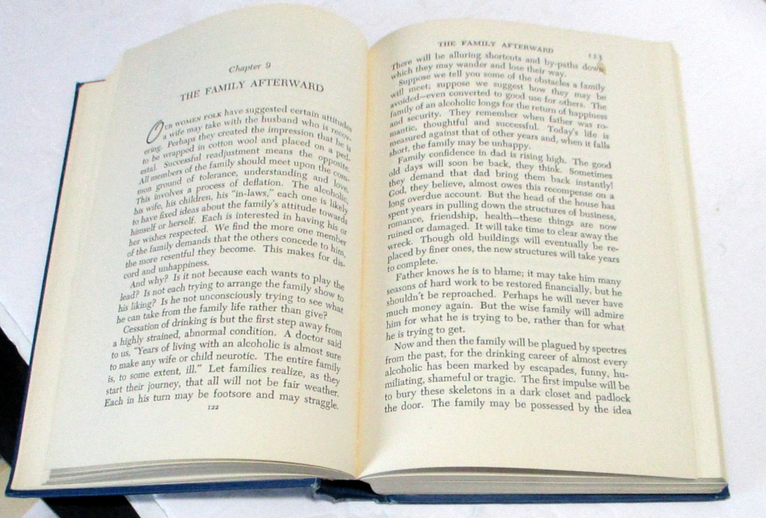 ALCOHOLICS ANONYMOUS 2nd Ed., 3rd prnt, 1959 w/repo dustjacket, Women’s AA Group