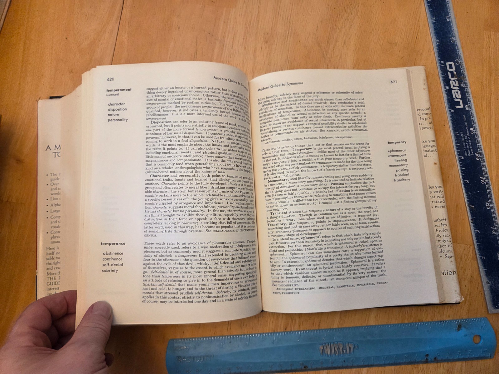 Reader’s Digest Use the Right Word – Modern Guide to Synonyms – 1978 Hardcover