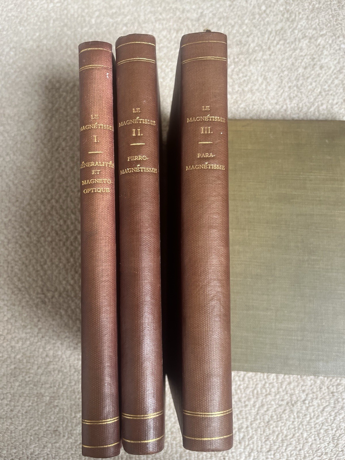 COMPLETE 3?VOLUME SET: LE MAGNÉTISME – STRASBOURG 1939 – L.F. BATES Copy