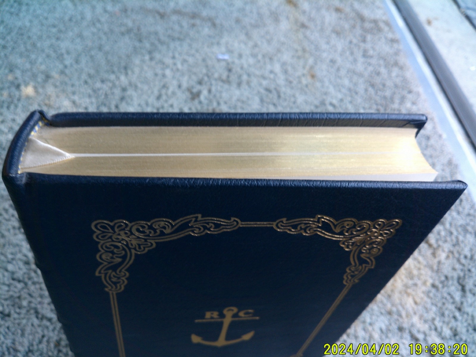 ROBINSON CRUSOE by DeFoe. EASTON PRESS 1976 edition. Free US shipping