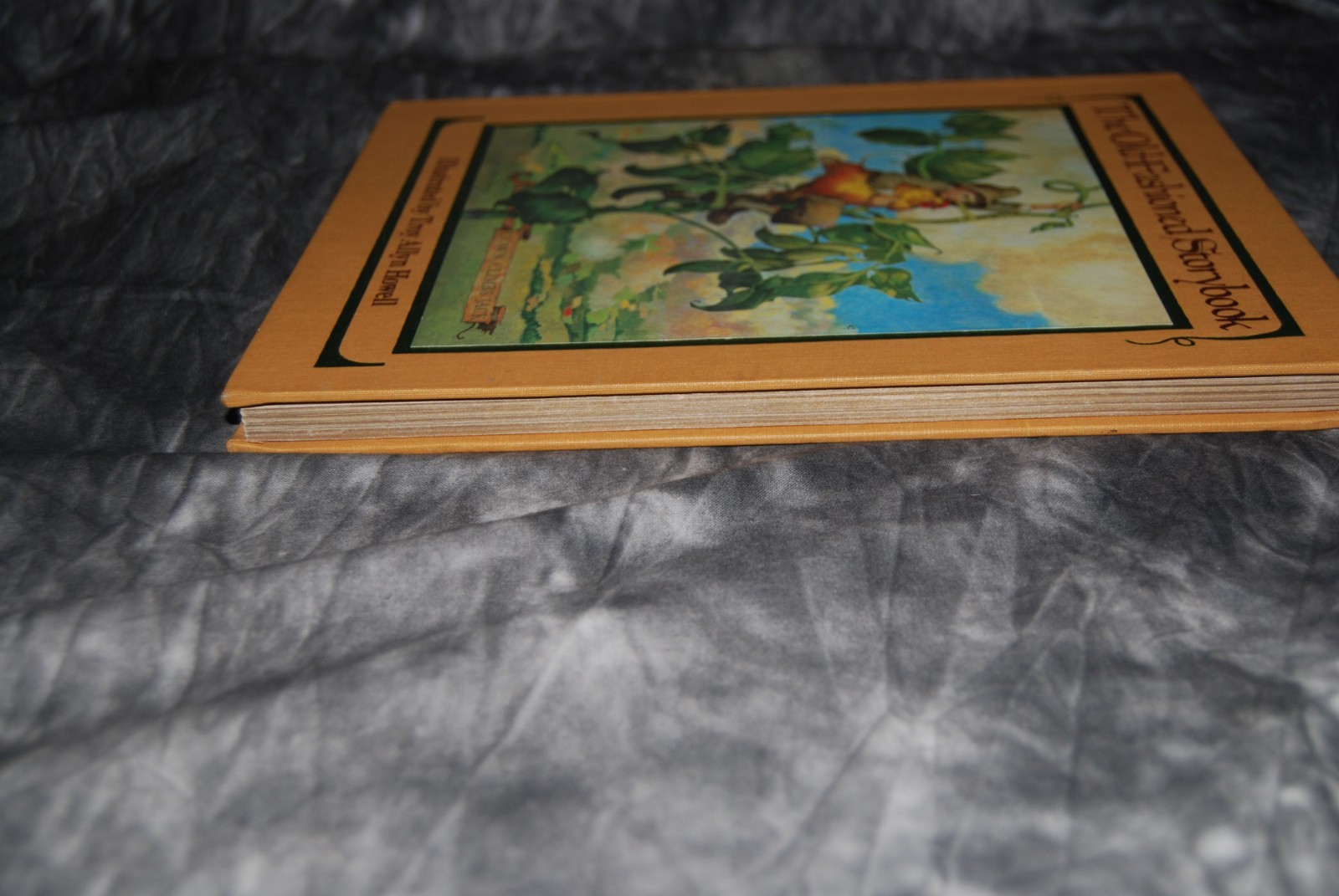 The Old-Fashioned Storybook 1985 Hardcover Little Simon Troy Howell Illustrated