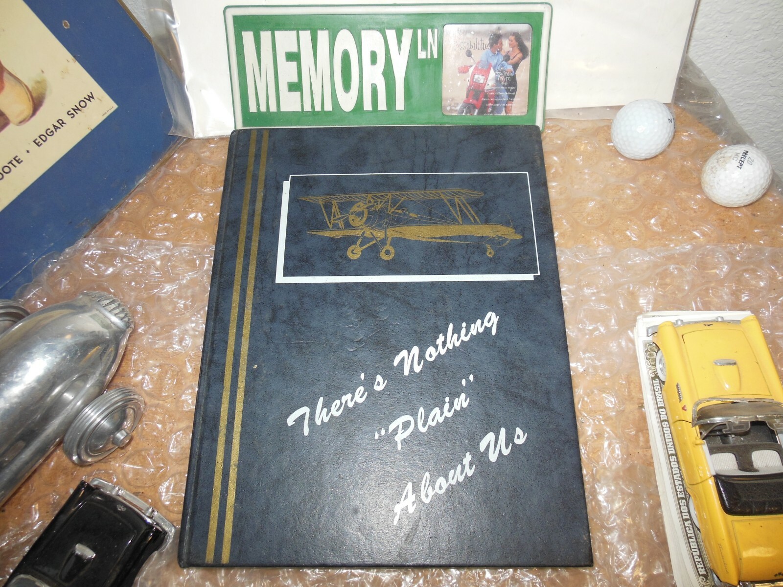 ORIGINAL 1988 PRESENTATION HIGH SCHOOL YEARBOOK/ANNUAL/SAN FRANCISCO, CALIFORNIA