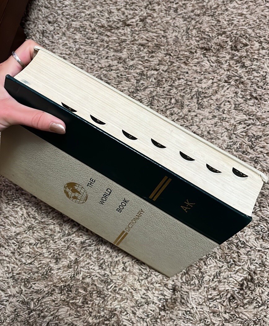 THE WORLD BOOK DICTIONARY A-K Volume 1 Vintage 1968 Thorndike Barnhart Hardcover